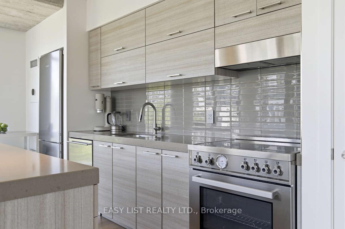 Photo 11 of Unit 822, 55 Stewart Street, Toronto, Waterfront Communities — HOMEH