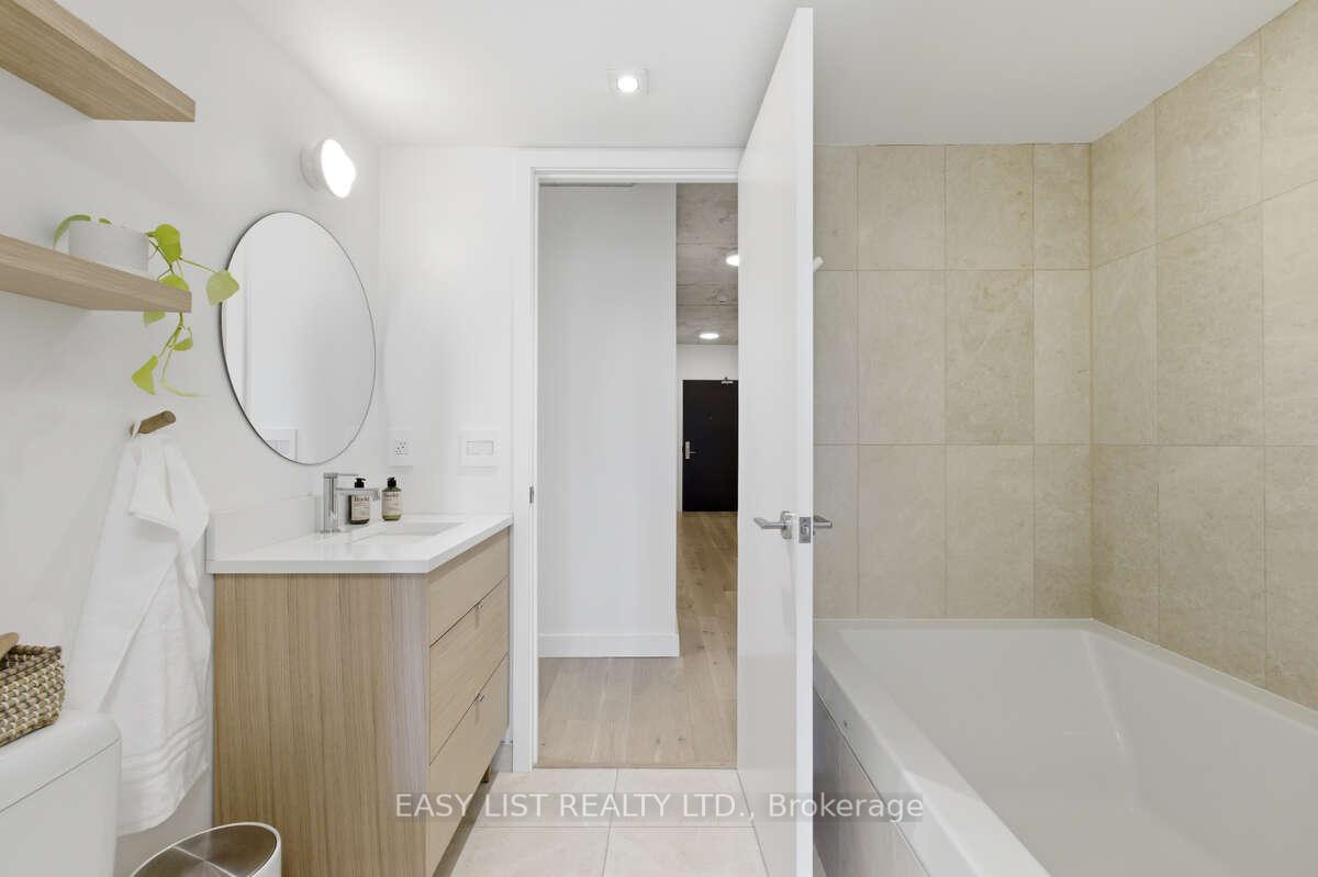 Photo 17 of Unit 822, 55 Stewart Street, Toronto, Waterfront Communities — HOMEH