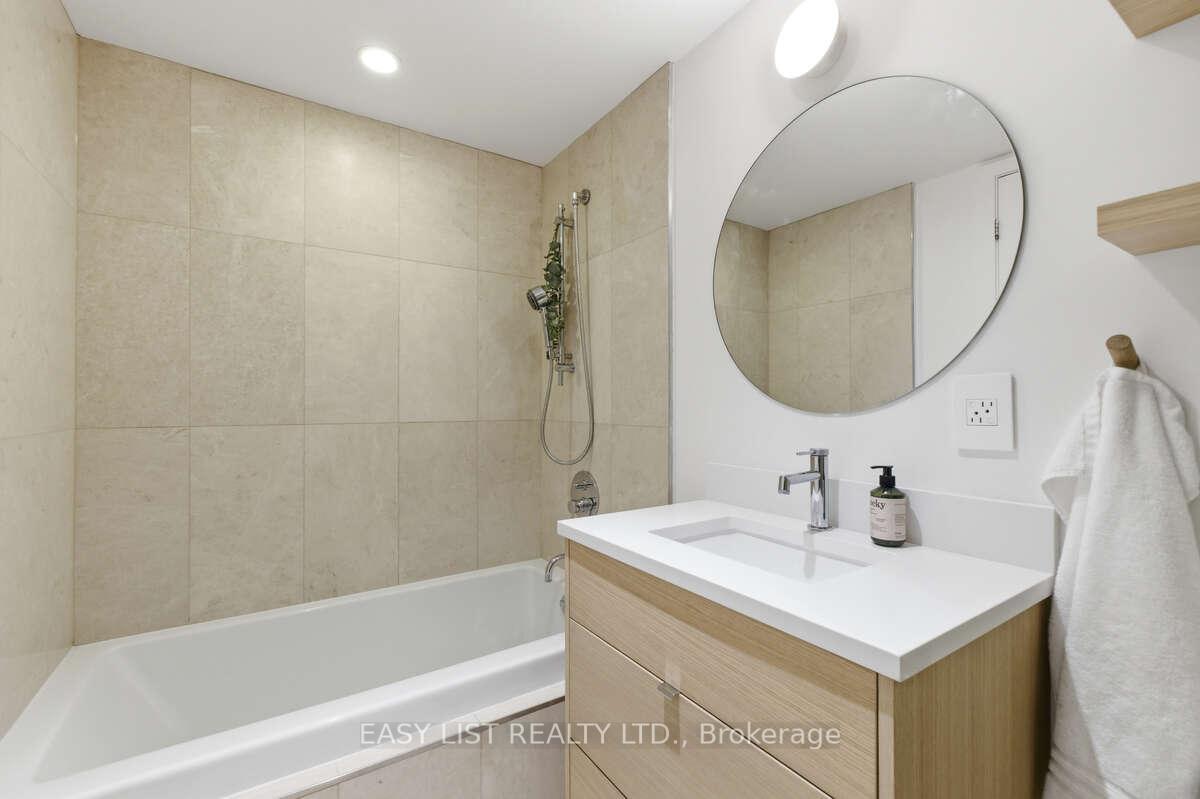 Photo 21 of Unit 822, 55 Stewart Street, Toronto, Waterfront Communities — HOMEH