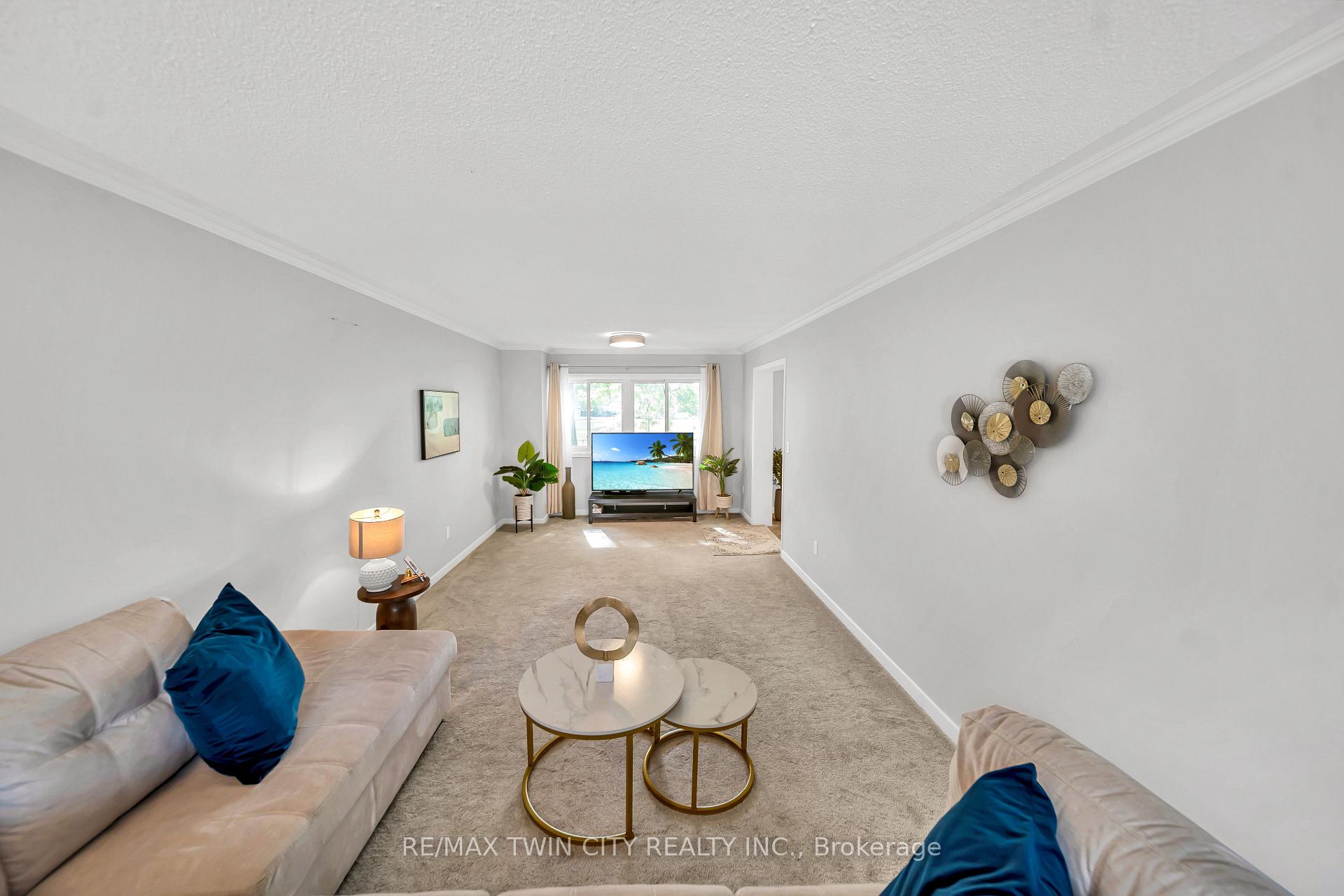 Photo 7 of Unit 101, 121 University Avenue E, Waterloo, Lincoln Heights — HOMEH
