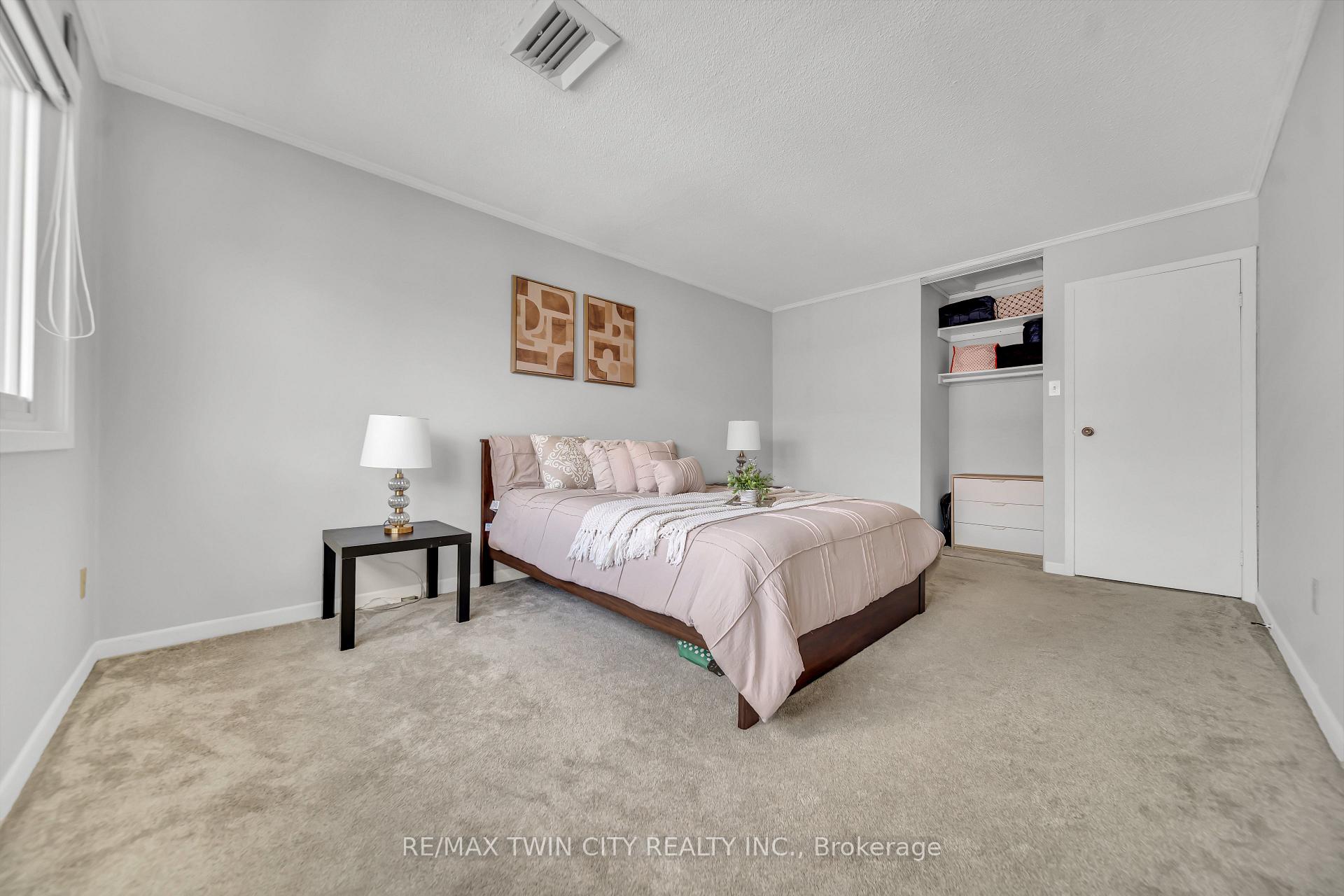 Photo 20 of Unit 101, 121 University Avenue E, Waterloo, Lincoln Heights — HOMEH
