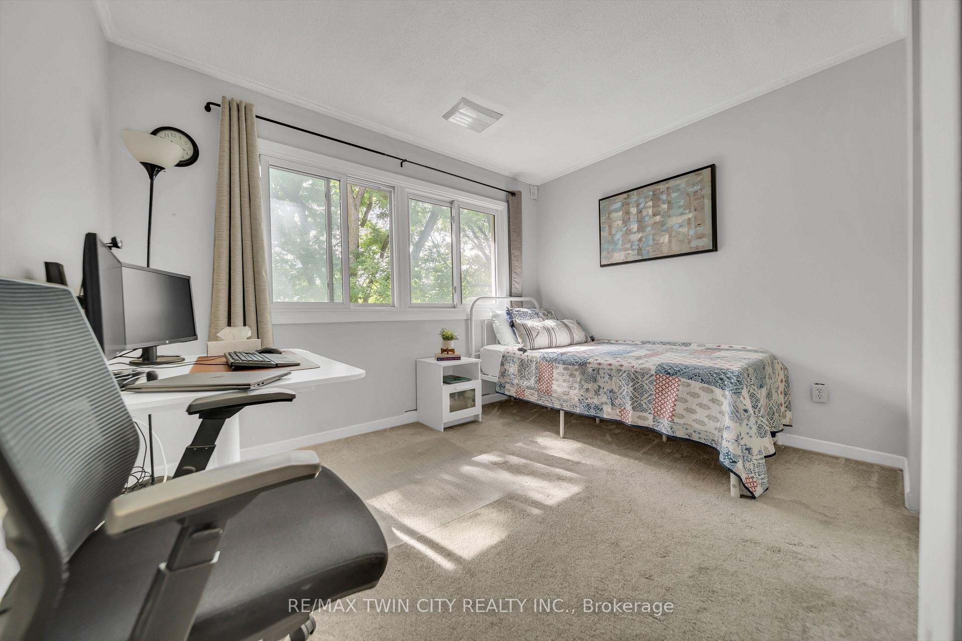 Photo 26 of Unit 101, 121 University Avenue E, Waterloo, Lincoln Heights — HOMEH