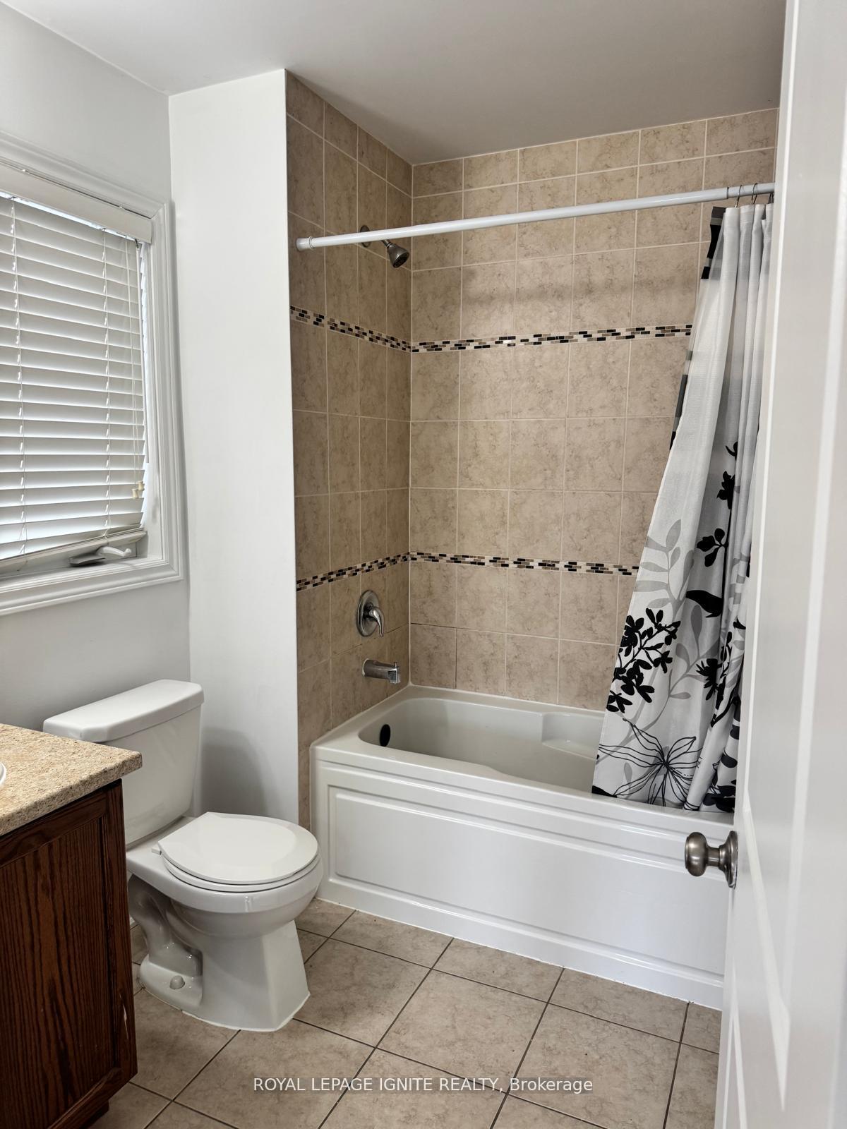 Photo 7 of 1309 Danforth Road, Scarborough, Eglinton East — HOMEH