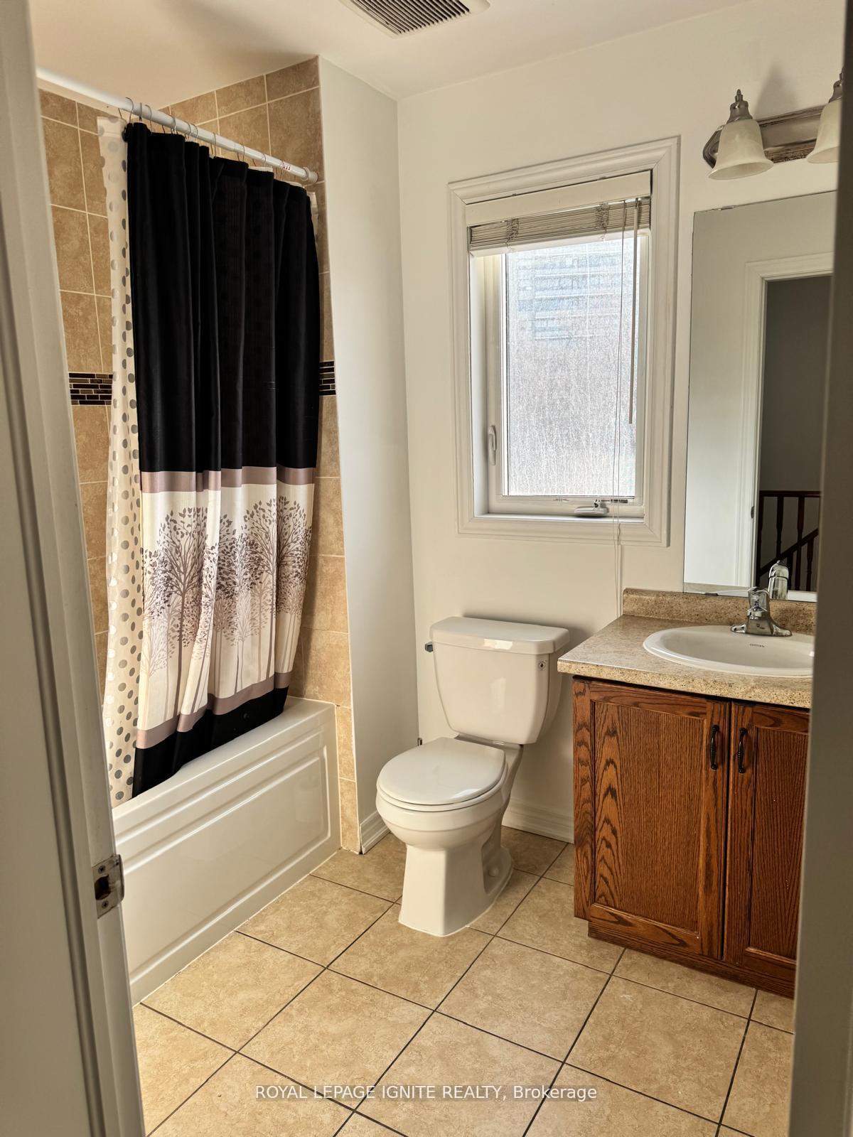 Photo 14 of 1309 Danforth Road, Scarborough, Eglinton East — HOMEH