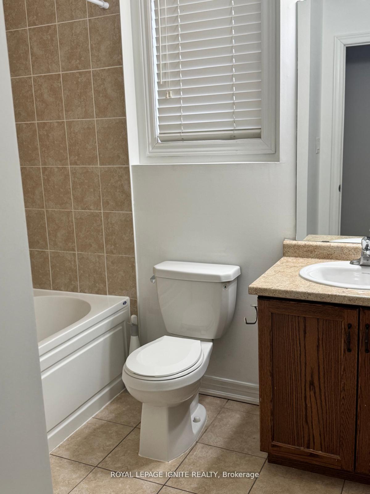 Photo 15 of 1309 Danforth Road, Scarborough, Eglinton East — HOMEH