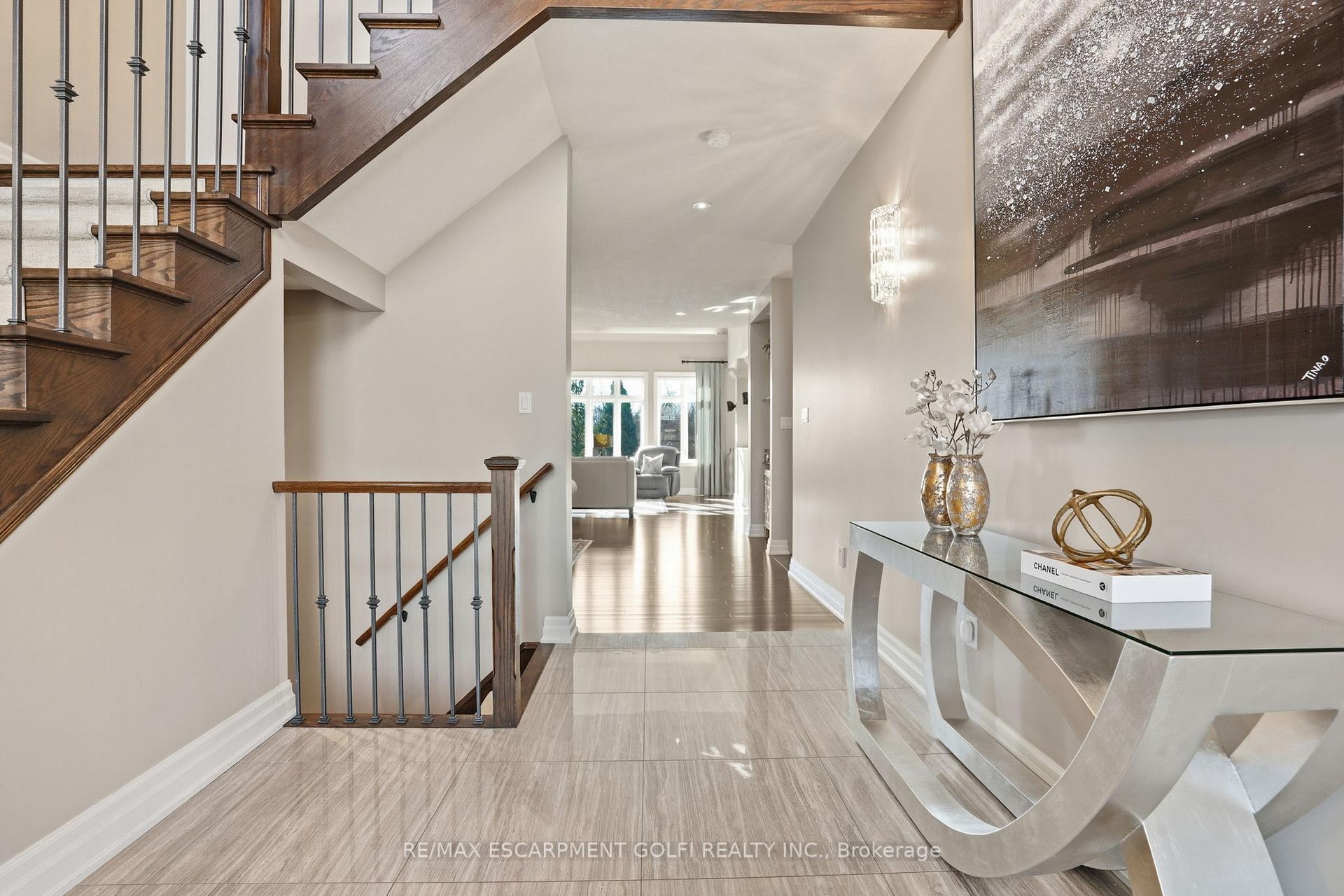 Photo 4 of 234 Fair Street, Hamilton, Meadowlands — HOMEH