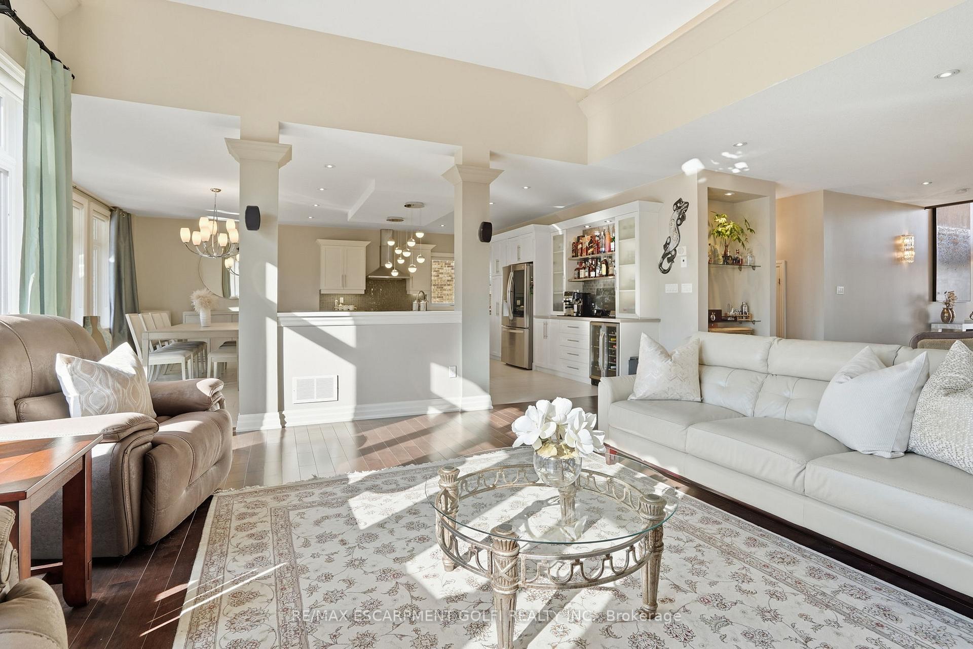 Photo 8 of 234 Fair Street, Hamilton, Meadowlands — HOMEH
