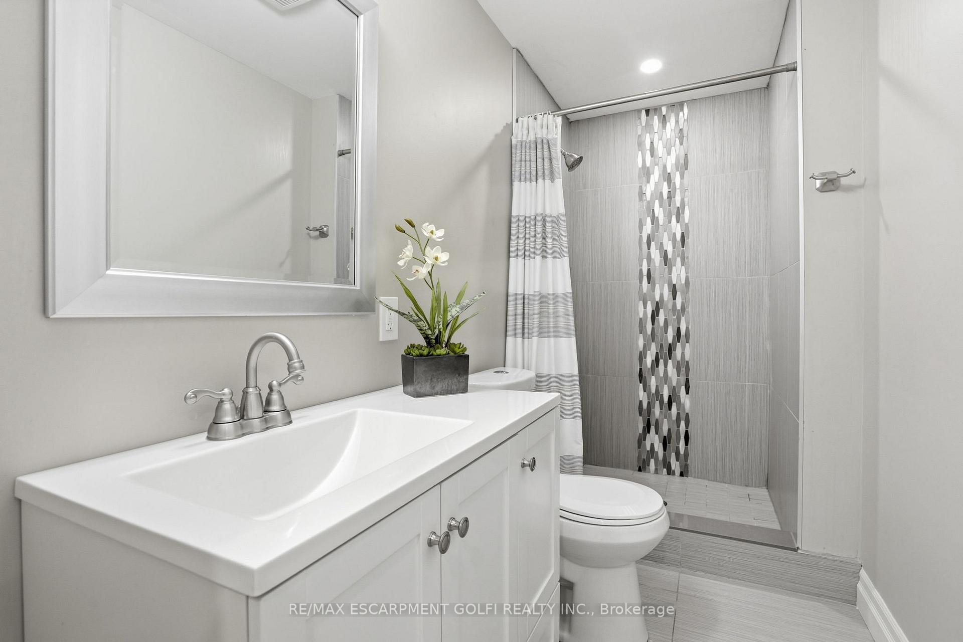 Photo 26 of 234 Fair Street, Hamilton, Meadowlands — HOMEH