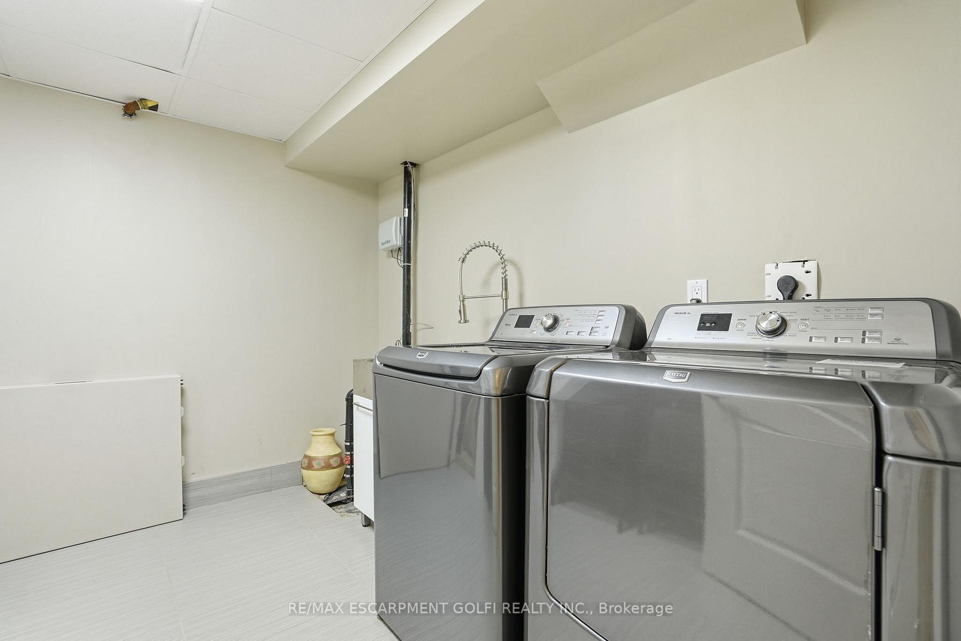 Photo 27 of 234 Fair Street, Hamilton, Meadowlands — HOMEH
