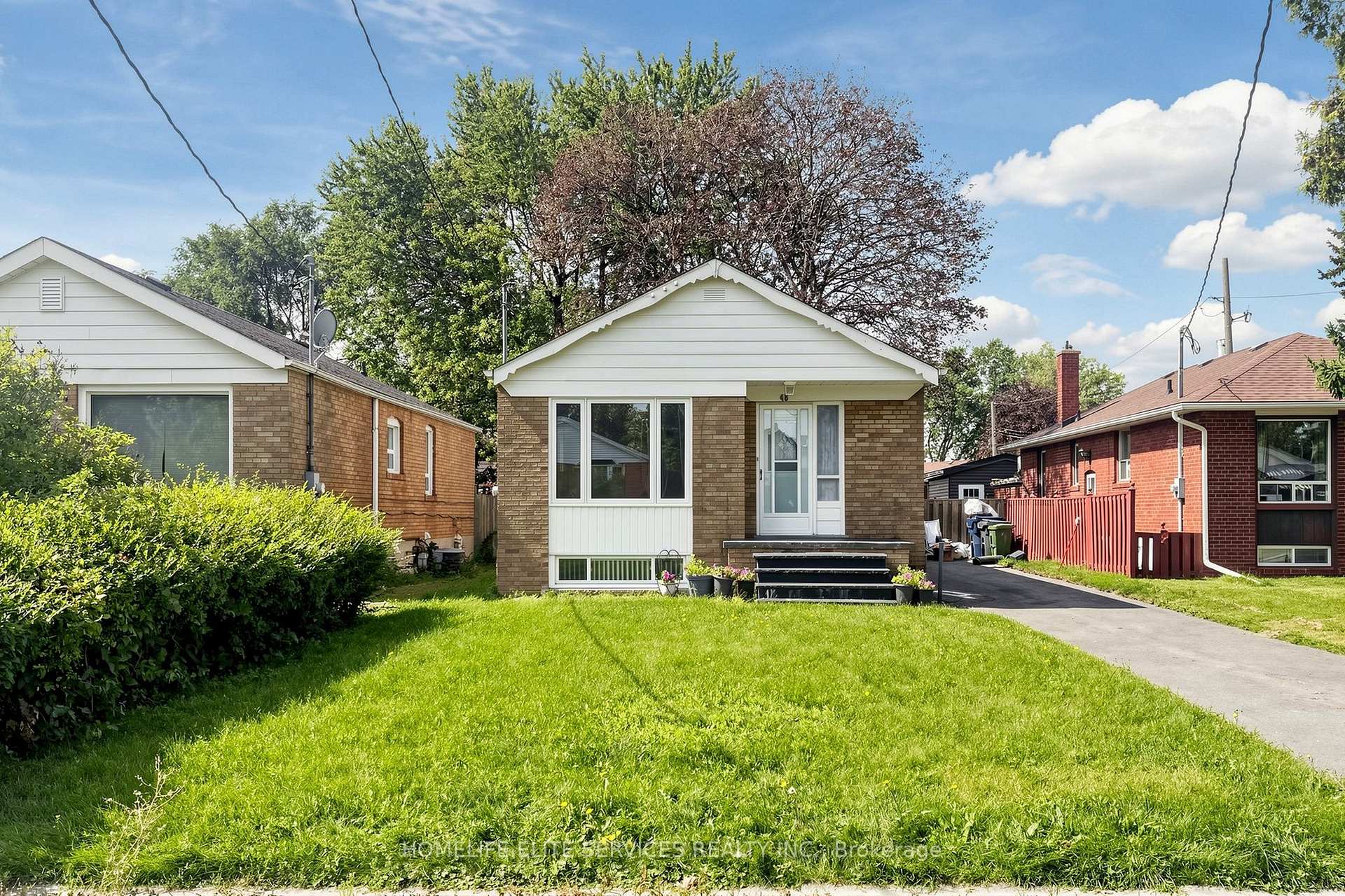 Photo 1 of 48 Frey Crescent, Scarborough, Wexford-Maryvale — HOMEH