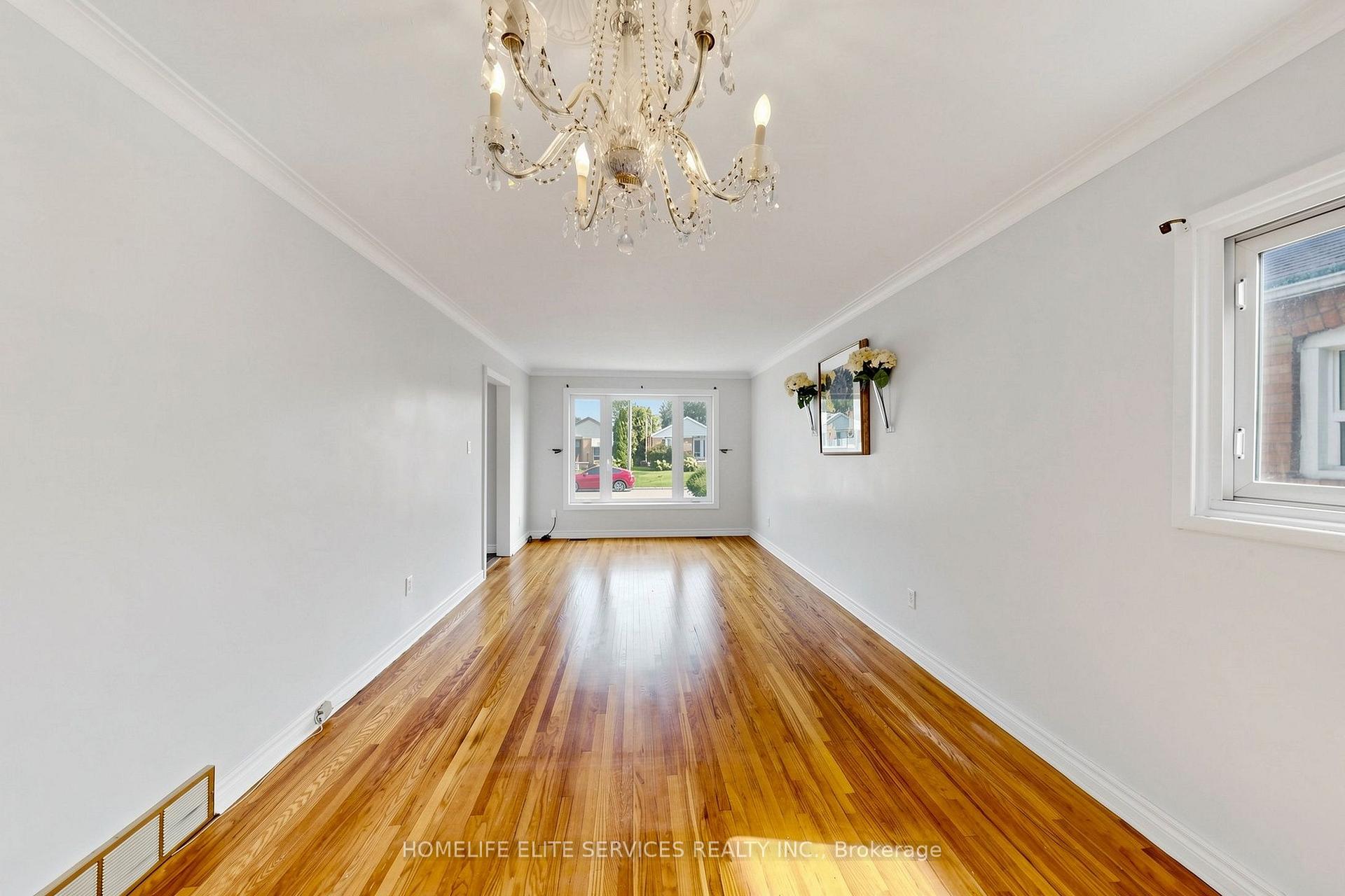 Photo 5 of 48 Frey Crescent, Scarborough, Wexford-Maryvale — HOMEH