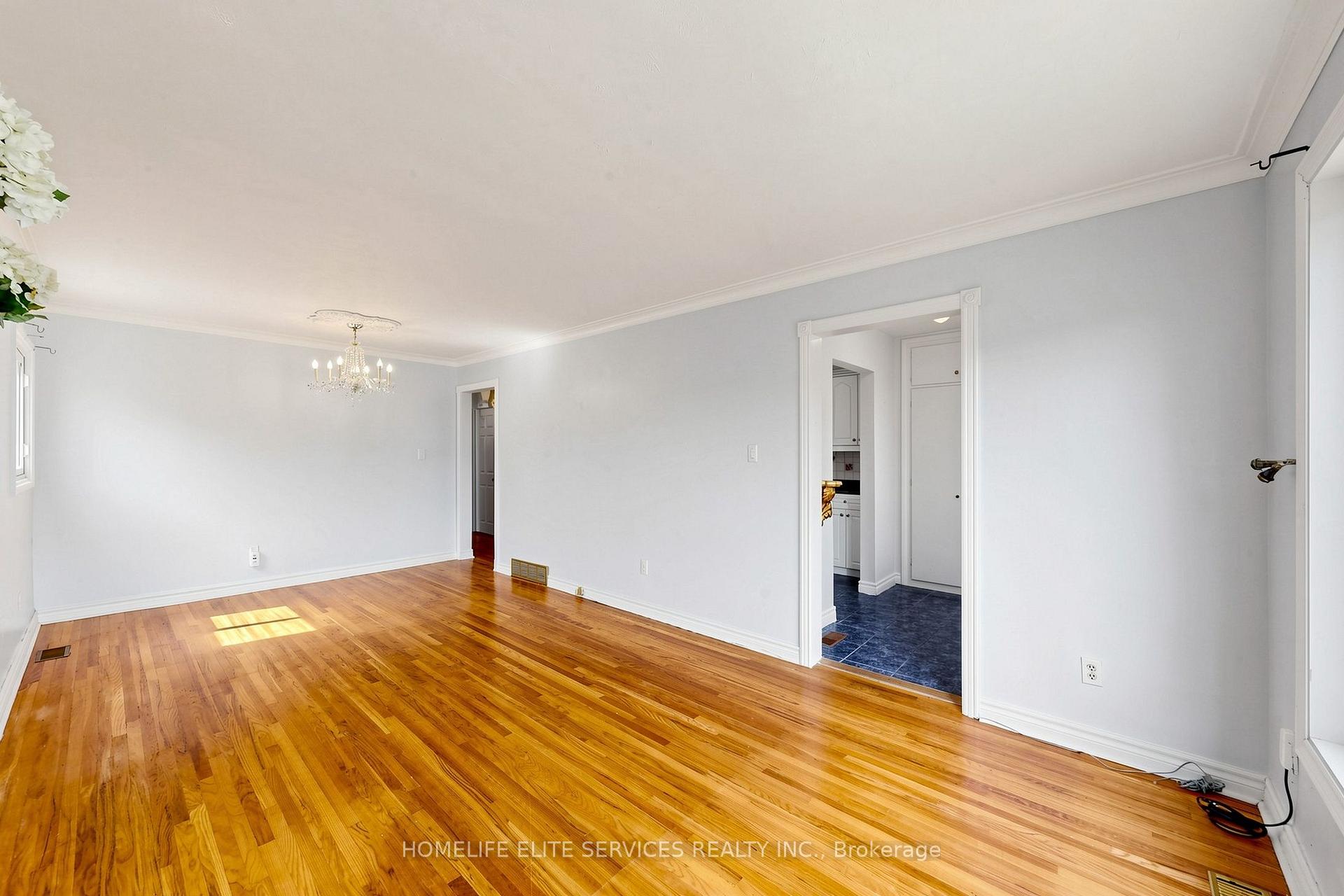 Photo 7 of 48 Frey Crescent, Scarborough, Wexford-Maryvale — HOMEH