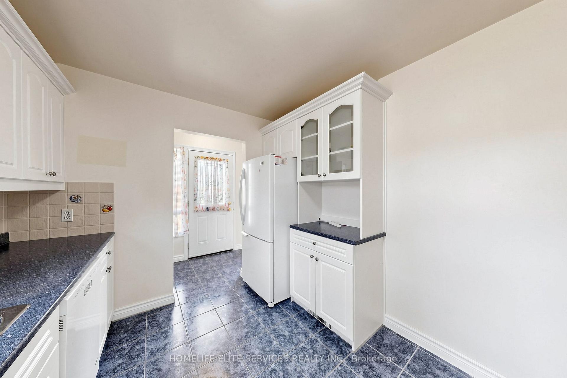 Photo 12 of 48 Frey Crescent, Scarborough, Wexford-Maryvale — HOMEH