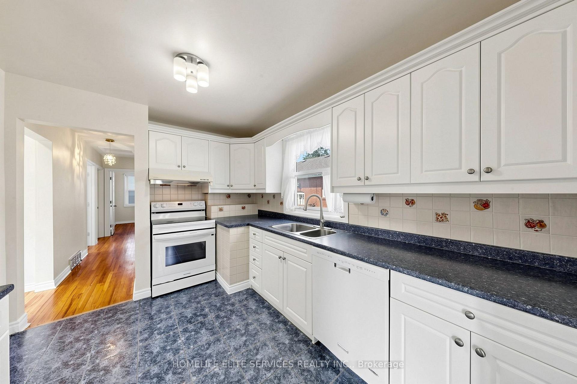 Photo 10 of 48 Frey Crescent, Scarborough, Wexford-Maryvale — HOMEH