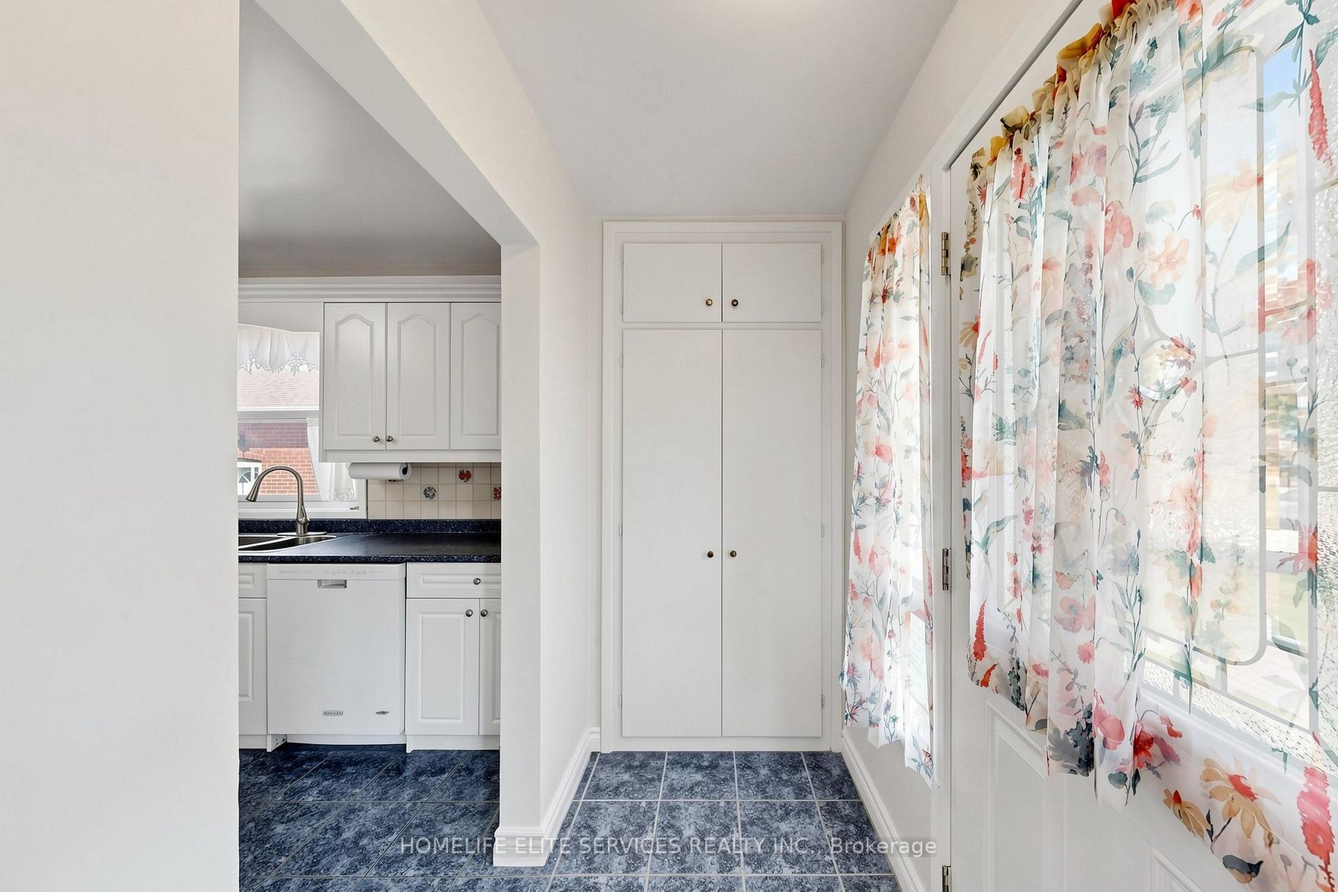 Photo 17 of 48 Frey Crescent, Scarborough, Wexford-Maryvale — HOMEH