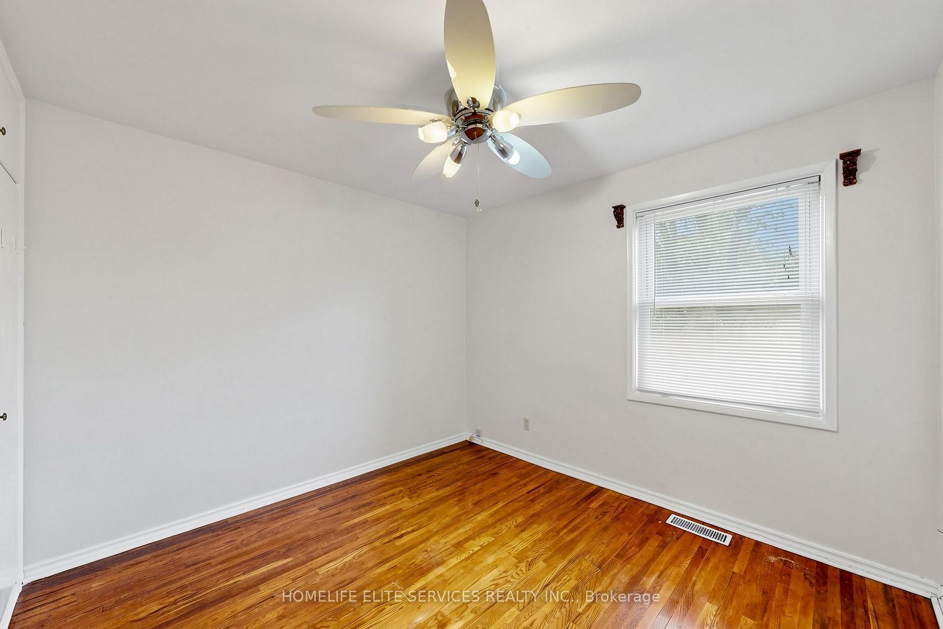 Photo 24 of 48 Frey Crescent, Scarborough, Wexford-Maryvale — HOMEH