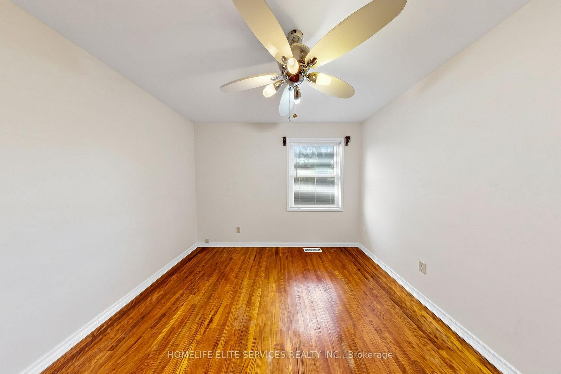 Photo 25 of 48 Frey Crescent, Scarborough, Wexford-Maryvale — HOMEH