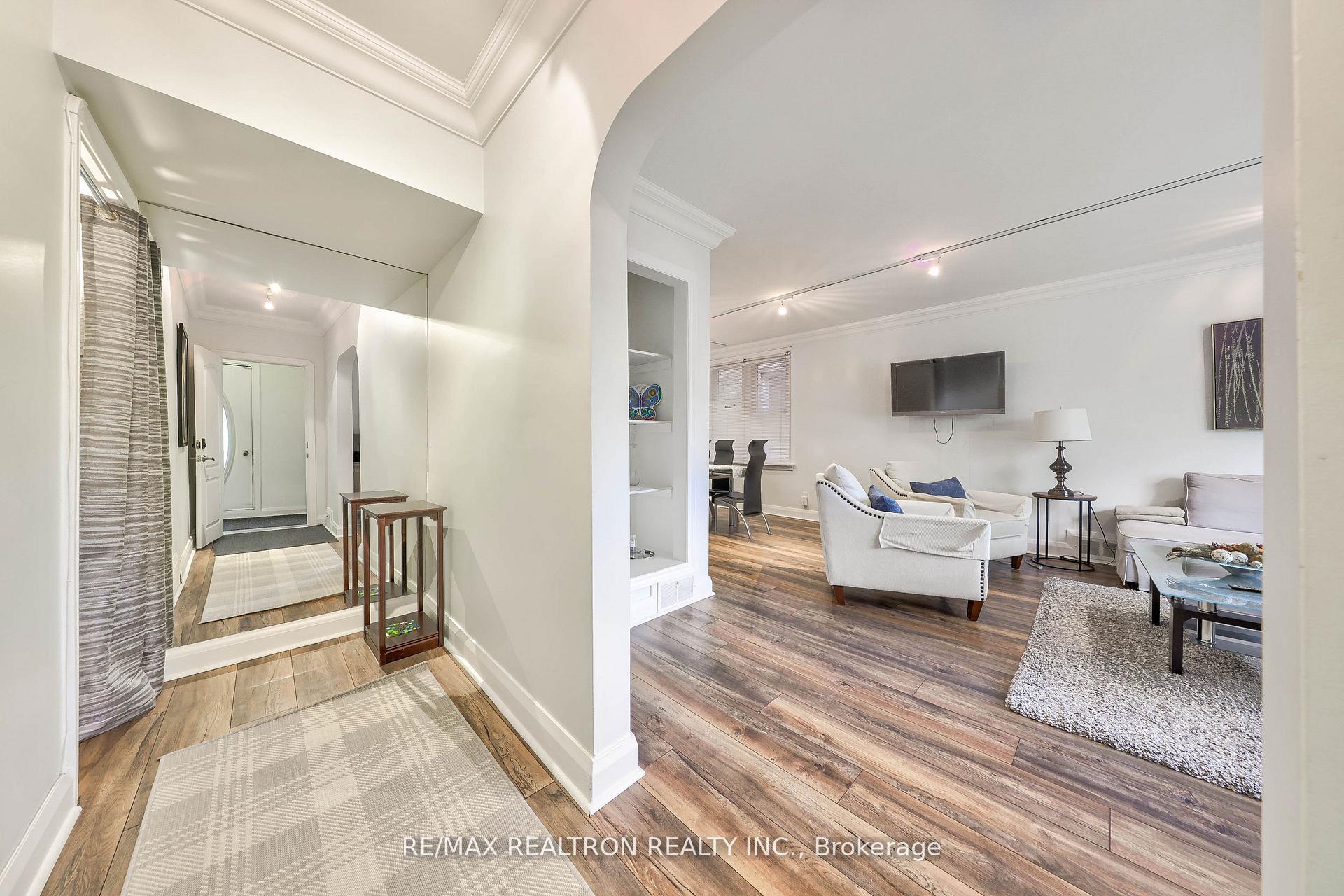 Photo 2 of 1336 Avenue Road, Toronto, Lawrence Park South — HOMEH