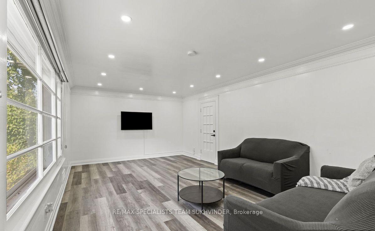 Photo 14 of 5138 Valley Way, Niagara Falls, Cherrywood — HOMEH