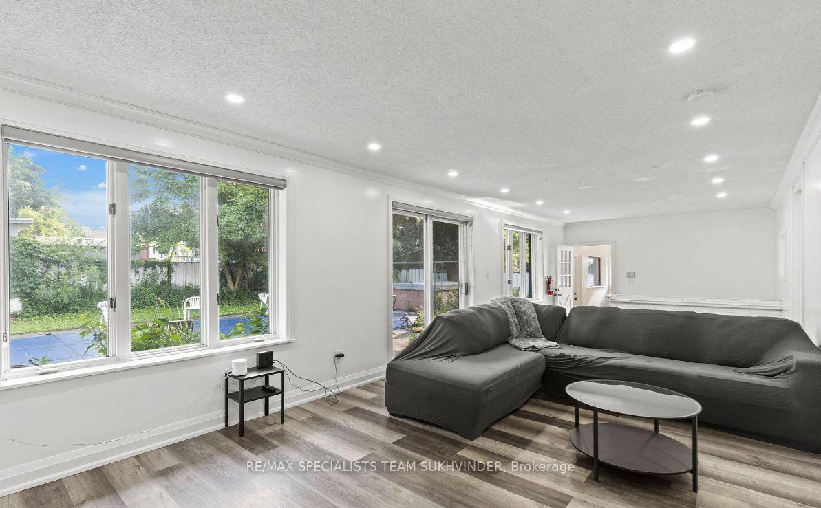 Photo 18 of 5138 Valley Way, Niagara Falls, Cherrywood — HOMEH