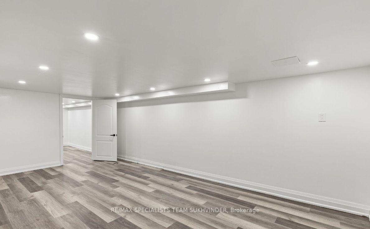 Photo 28 of 5138 Valley Way, Niagara Falls, Cherrywood — HOMEH