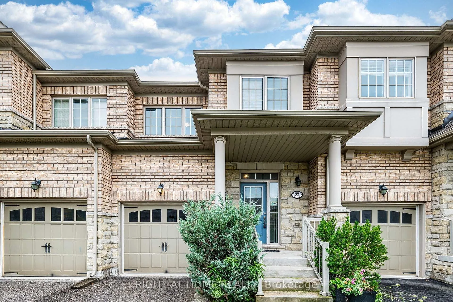 Photo 1 of 23 Coastline Drive, Brampton, Bram West — HOMEH