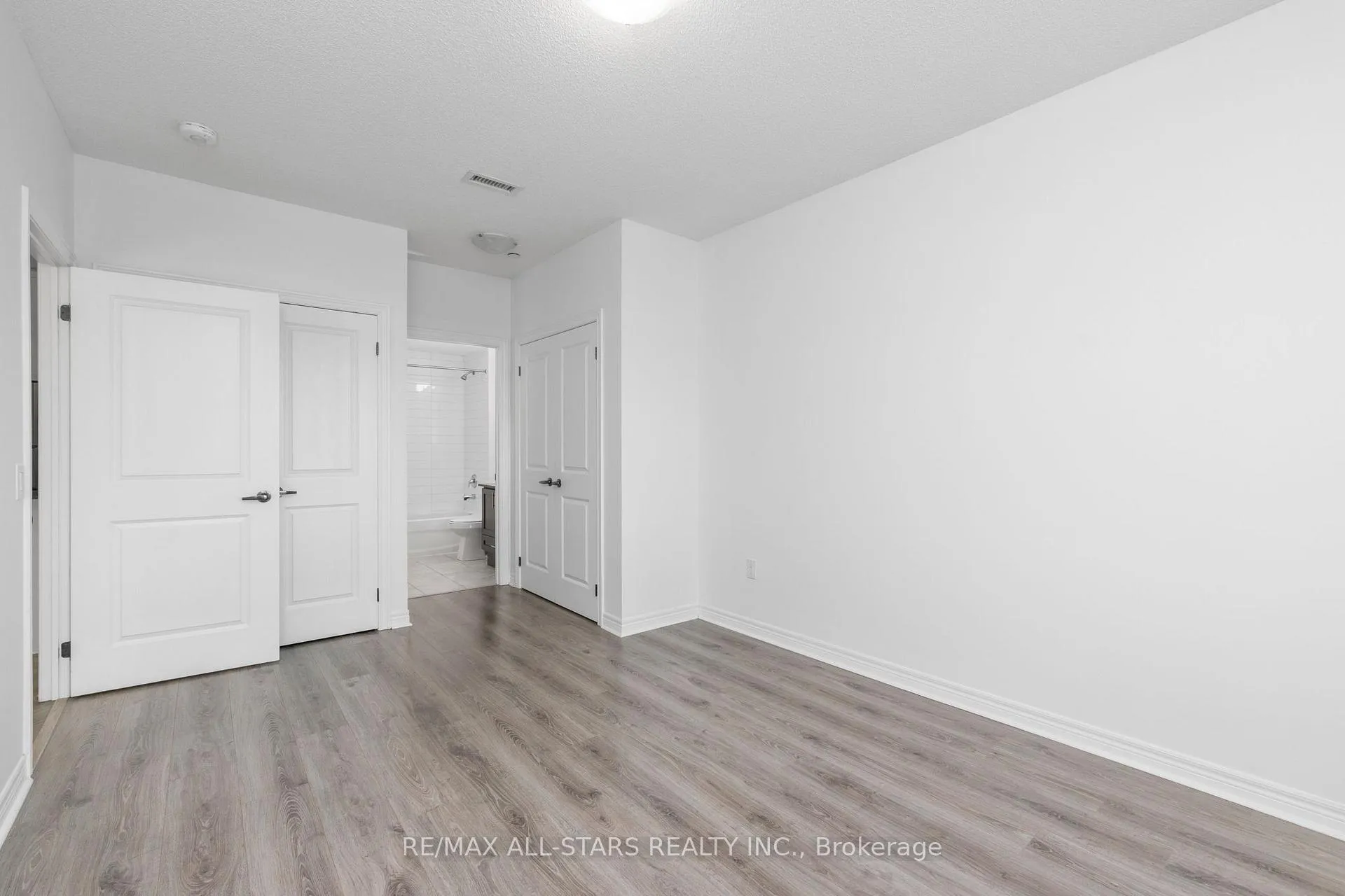 Photo 12 of Unit 410, 39 New Delhi Drive, Markham, Cedarwood — HOMEH