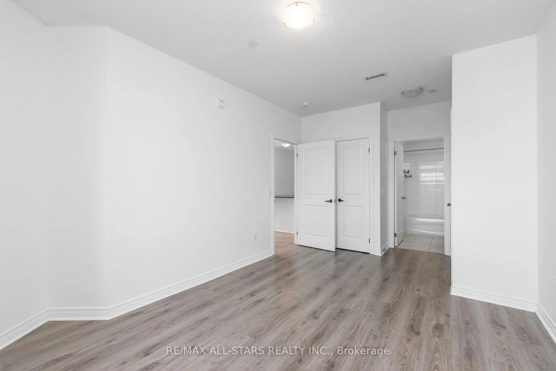 Photo 15 of Unit 410, 39 New Delhi Drive, Markham, Cedarwood — HOMEH
