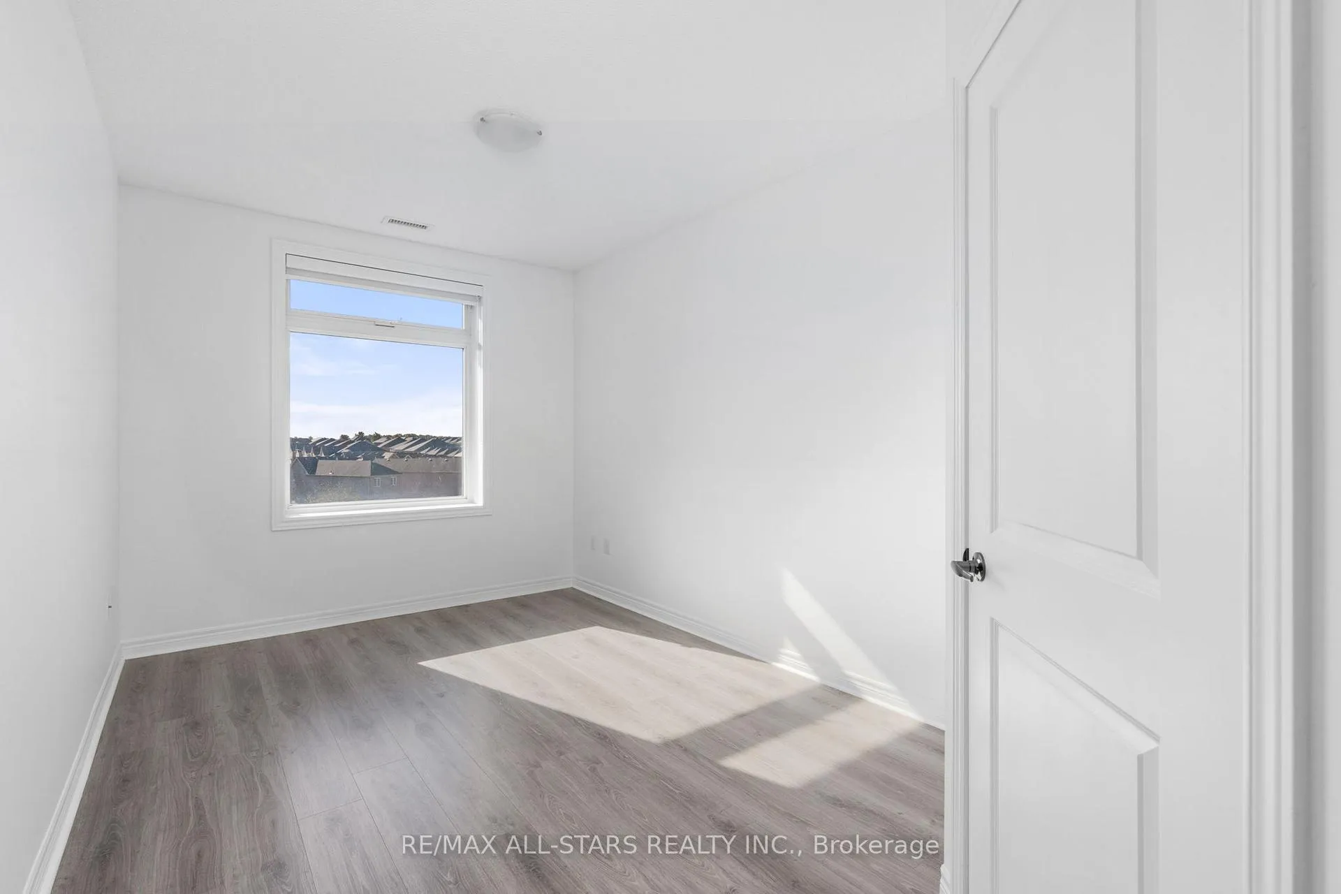 Photo 16 of Unit 410, 39 New Delhi Drive, Markham, Cedarwood — HOMEH