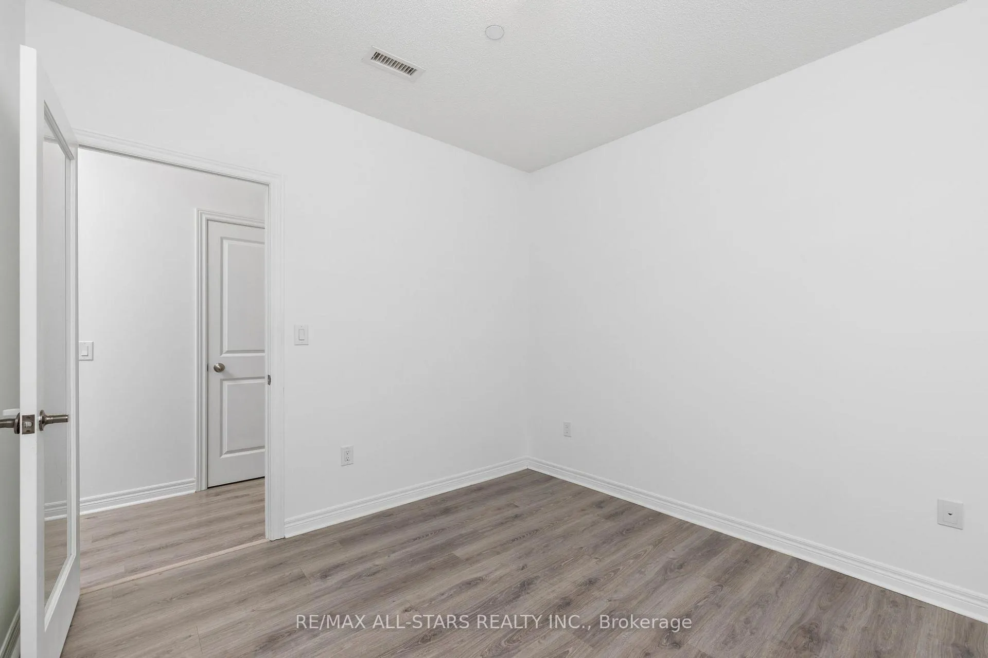 Photo 20 of Unit 410, 39 New Delhi Drive, Markham, Cedarwood — HOMEH
