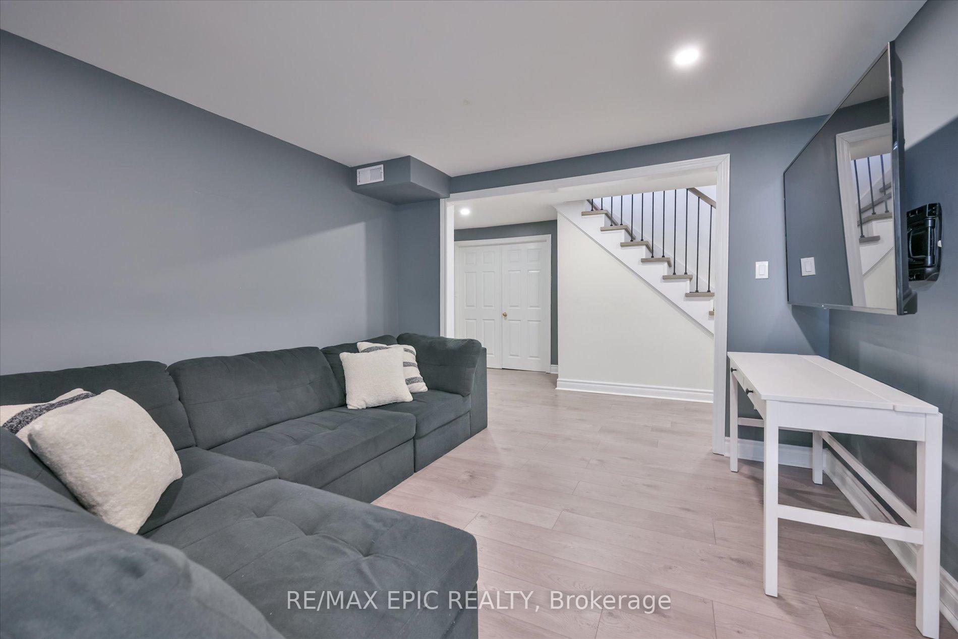 Photo 34 of 33 Emmett Place, Whitby, Pringle Creek — HOMEH