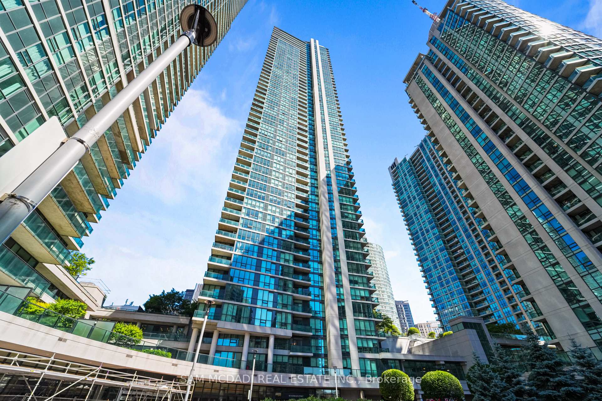 Photo of Unit 2304, 18 Harbour Street