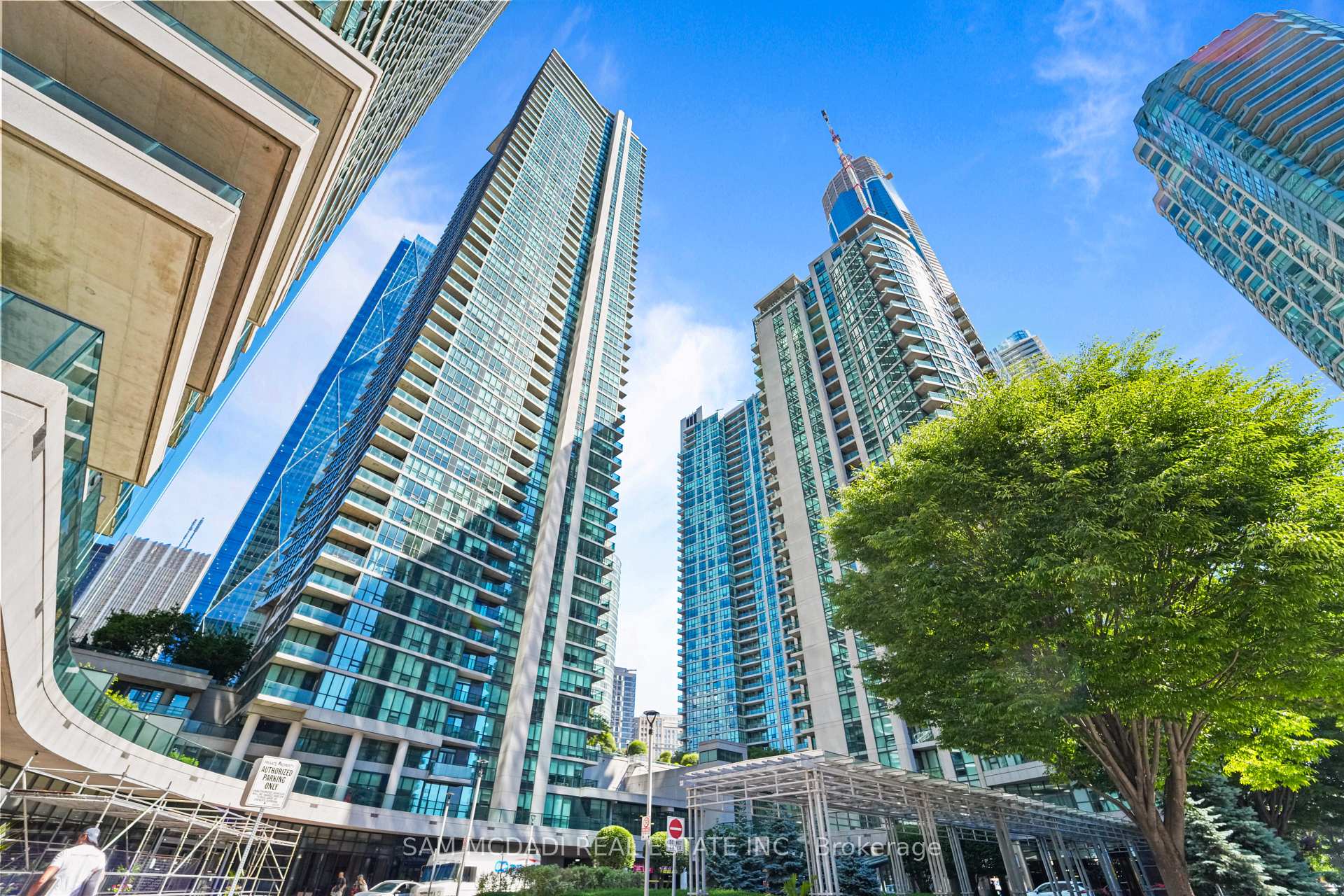 Photo 2 of Unit 2304, 18 Harbour Street, Toronto, Waterfront Communities — HOMEH
