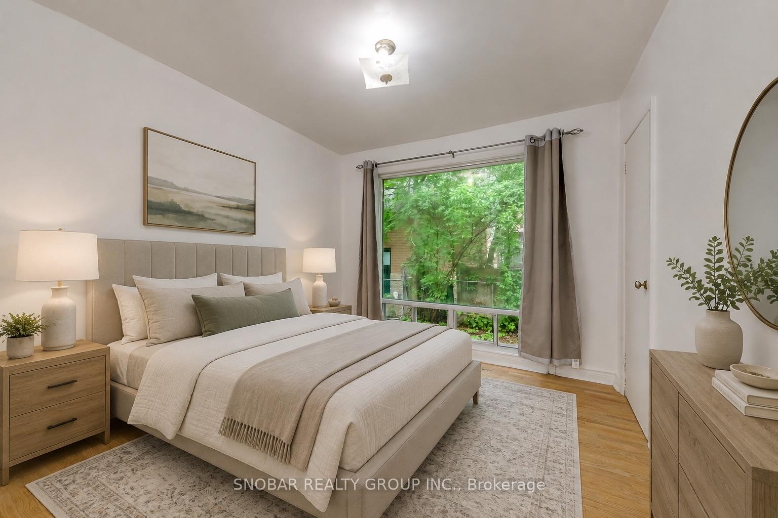 Photo 5 of 42 Clearbrooke Circle, Etobicoke, Rexdale-Kipling — HOMEH