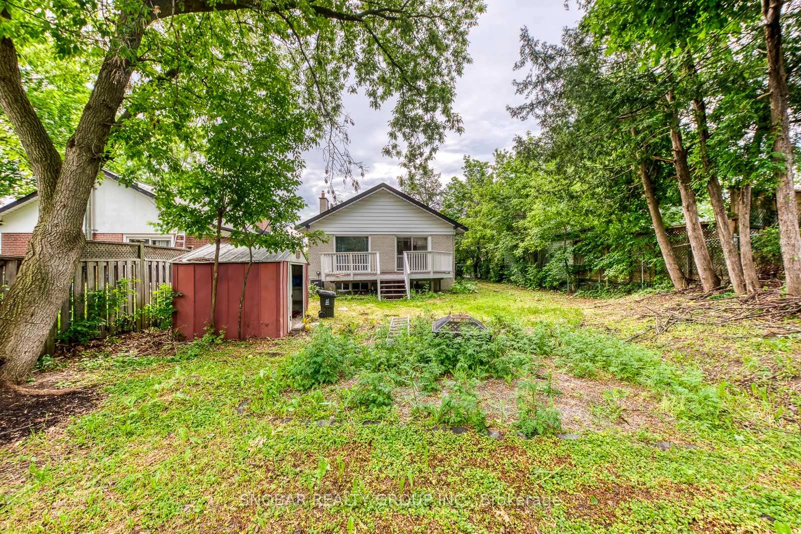 Photo 25 of 42 Clearbrooke Circle, Etobicoke, Rexdale-Kipling — HOMEH