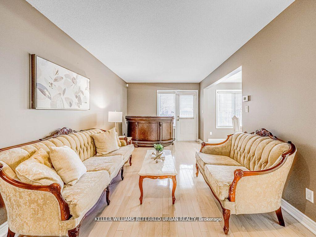 Photo 6 of 1166 Upper Wentworth Street E, Hamilton, Crerar — HOMEH