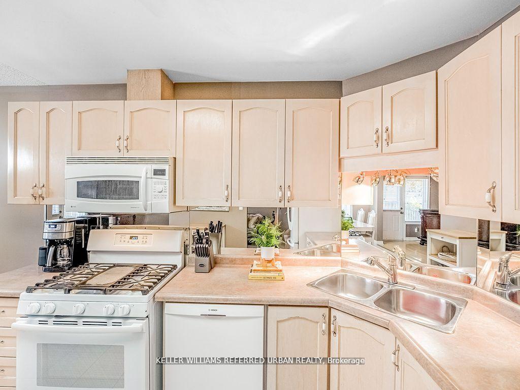 Photo 13 of 1166 Upper Wentworth Street E, Hamilton, Crerar — HOMEH