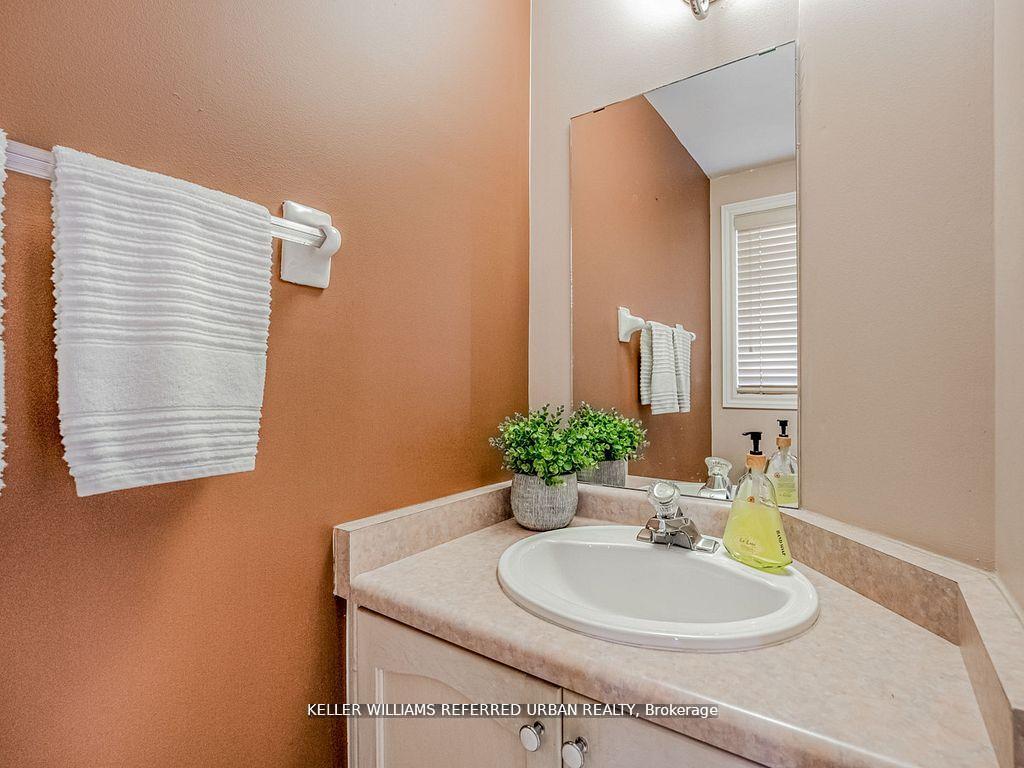 Photo 18 of 1166 Upper Wentworth Street E, Hamilton, Crerar — HOMEH