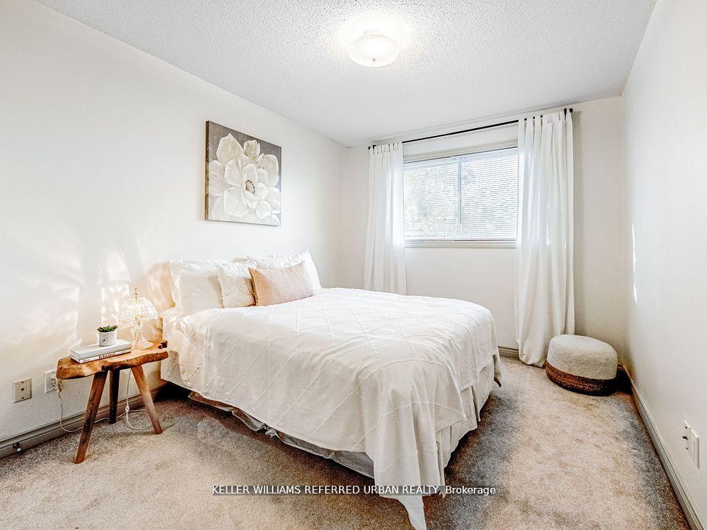 Photo 23 of 1166 Upper Wentworth Street E, Hamilton, Crerar — HOMEH