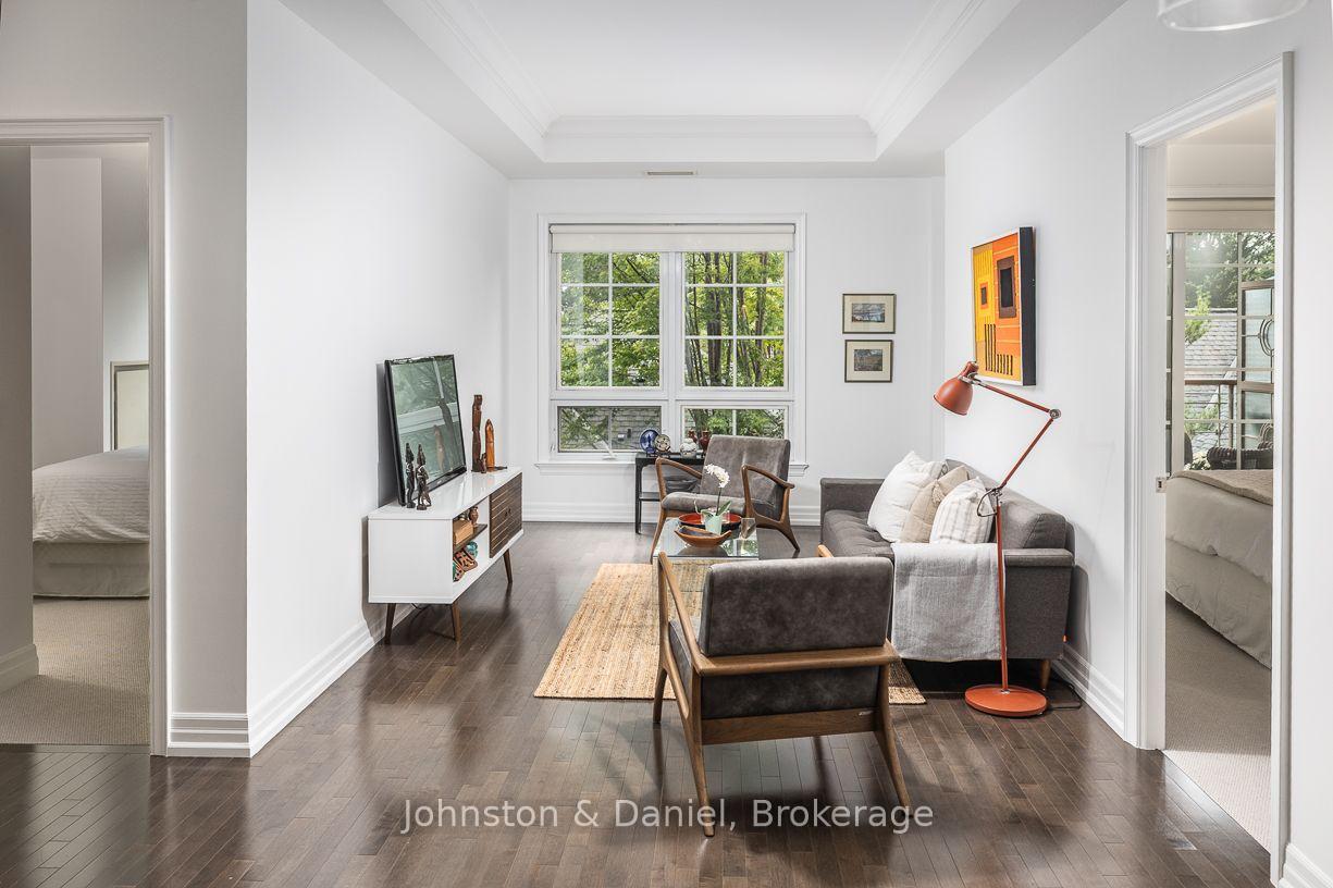 Front of Unit 325, 21 Burkebrook Place
