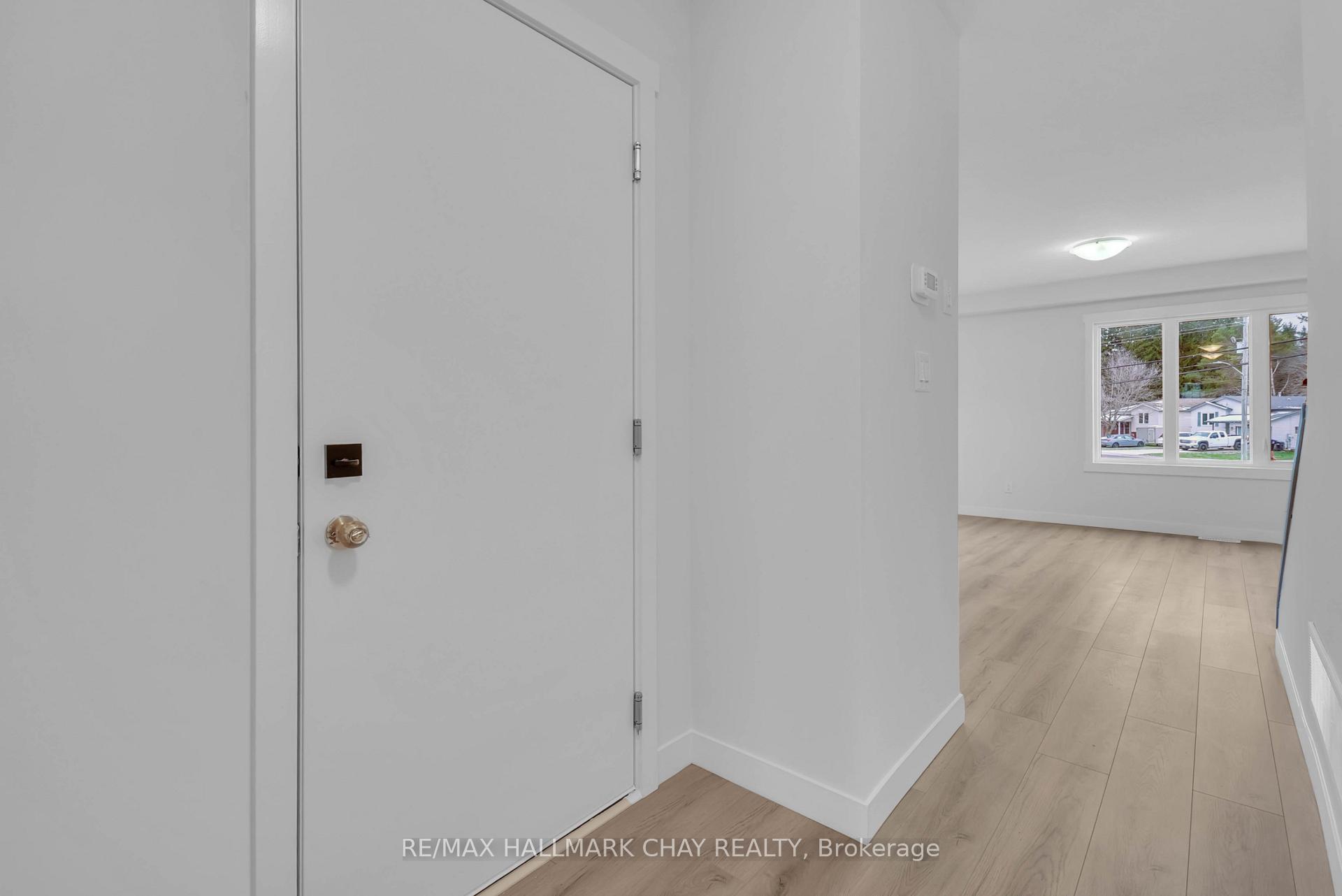 Photo 4 of 30 Strath Crescent, Springwater, Elmvale — HOMEH
