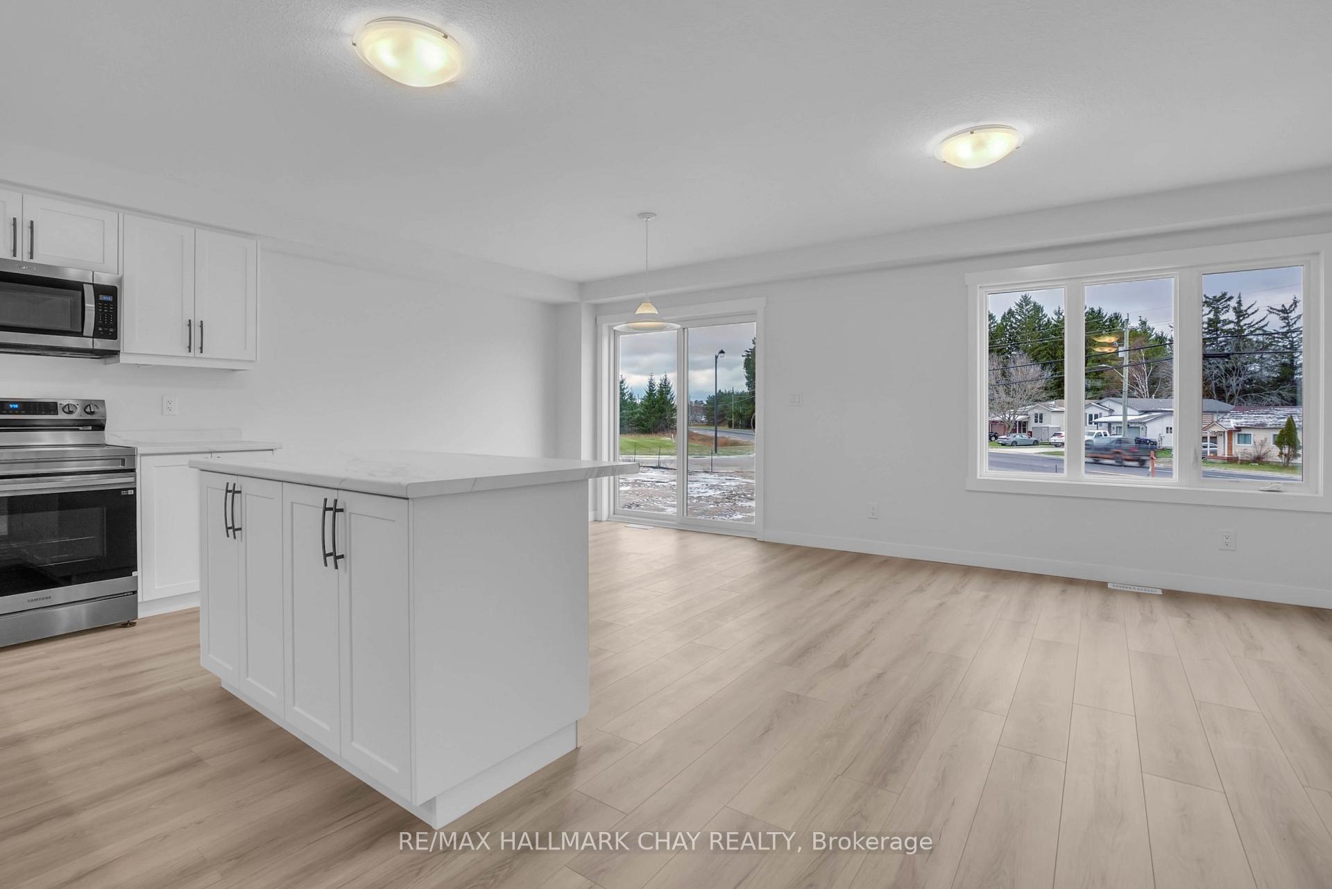 Photo 10 of 30 Strath Crescent, Springwater, Elmvale — HOMEH