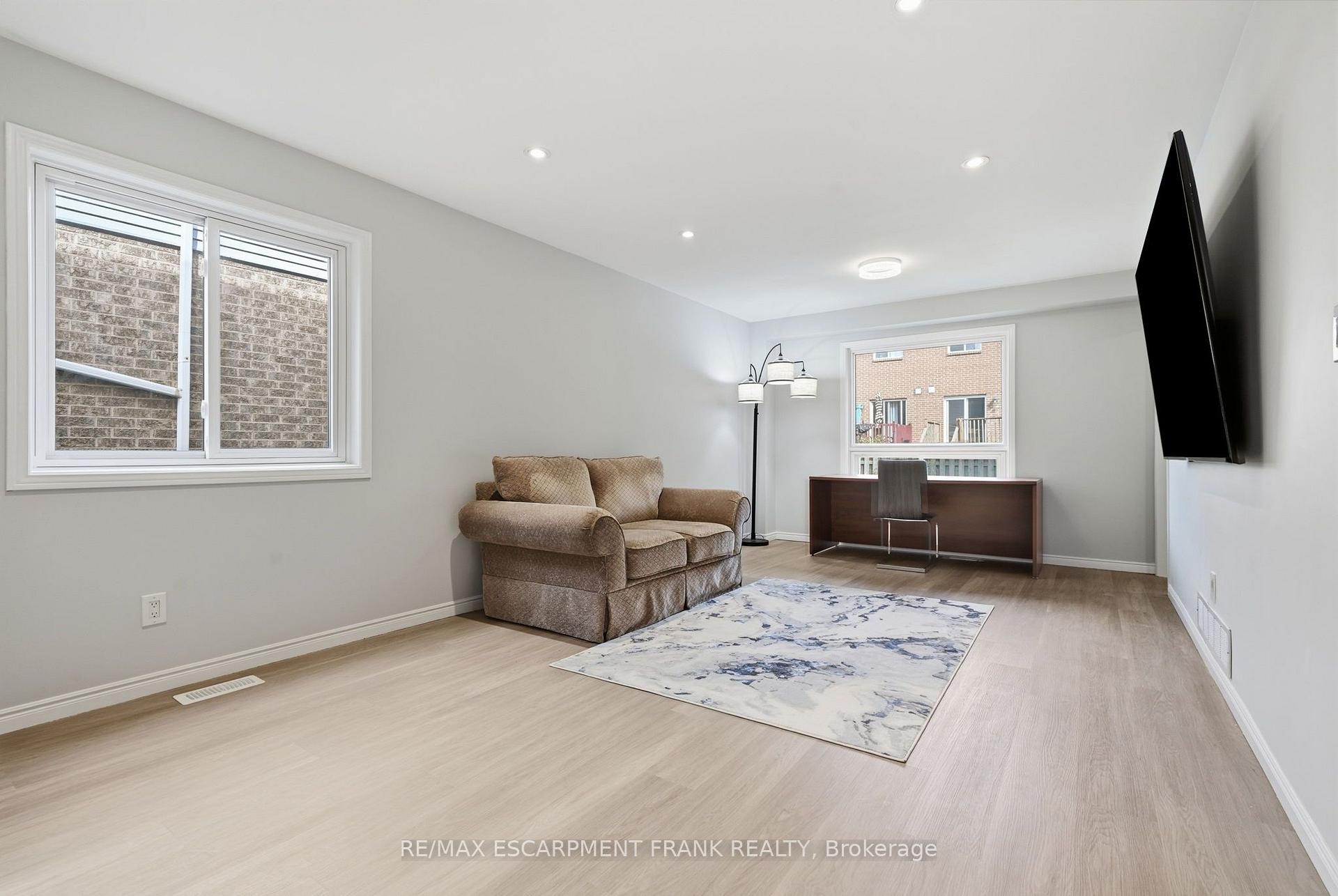 Photo 9 of 79 Lynnette Drive, Hamilton, Falkirk — HOMEH