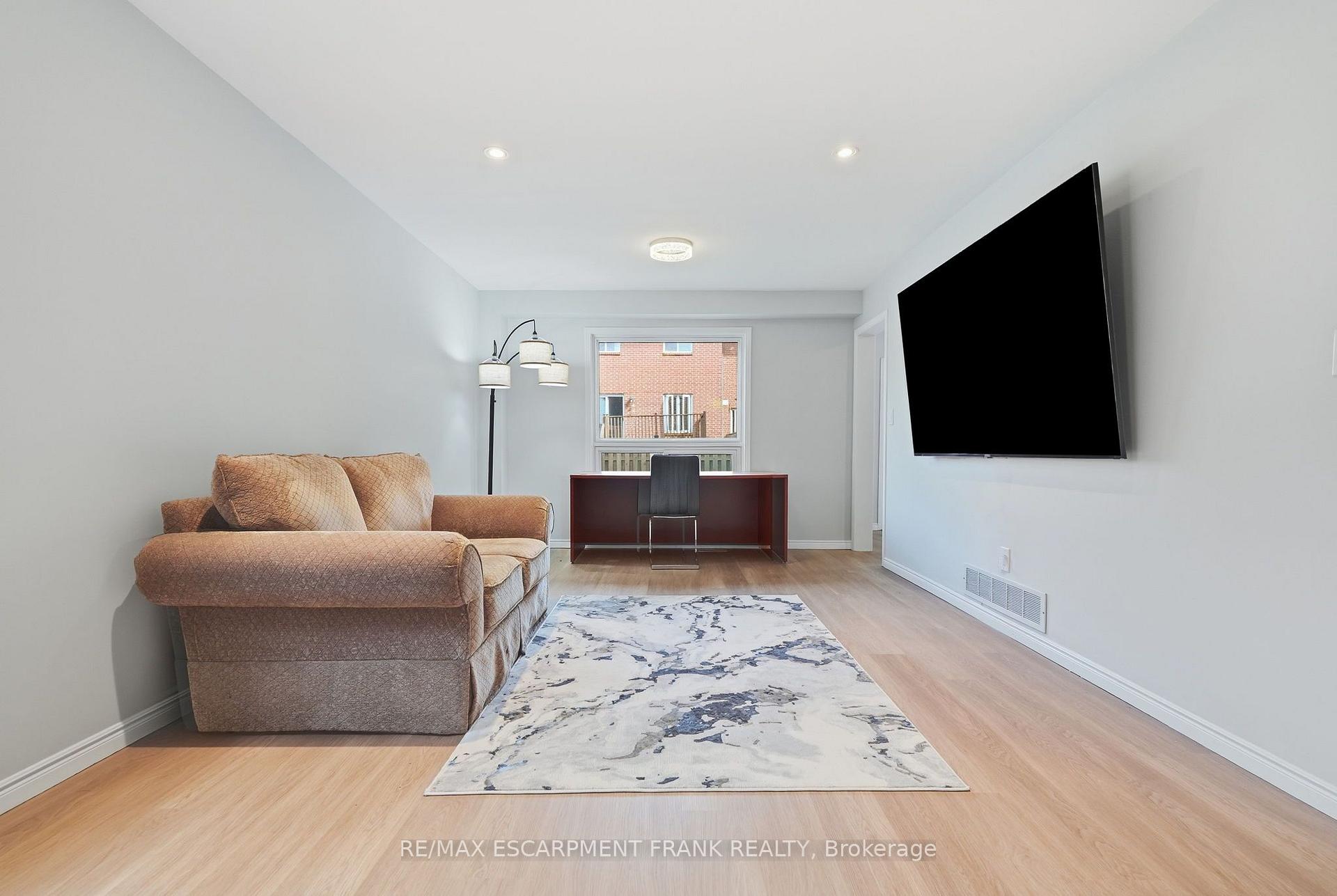 Photo 10 of 79 Lynnette Drive, Hamilton, Falkirk — HOMEH