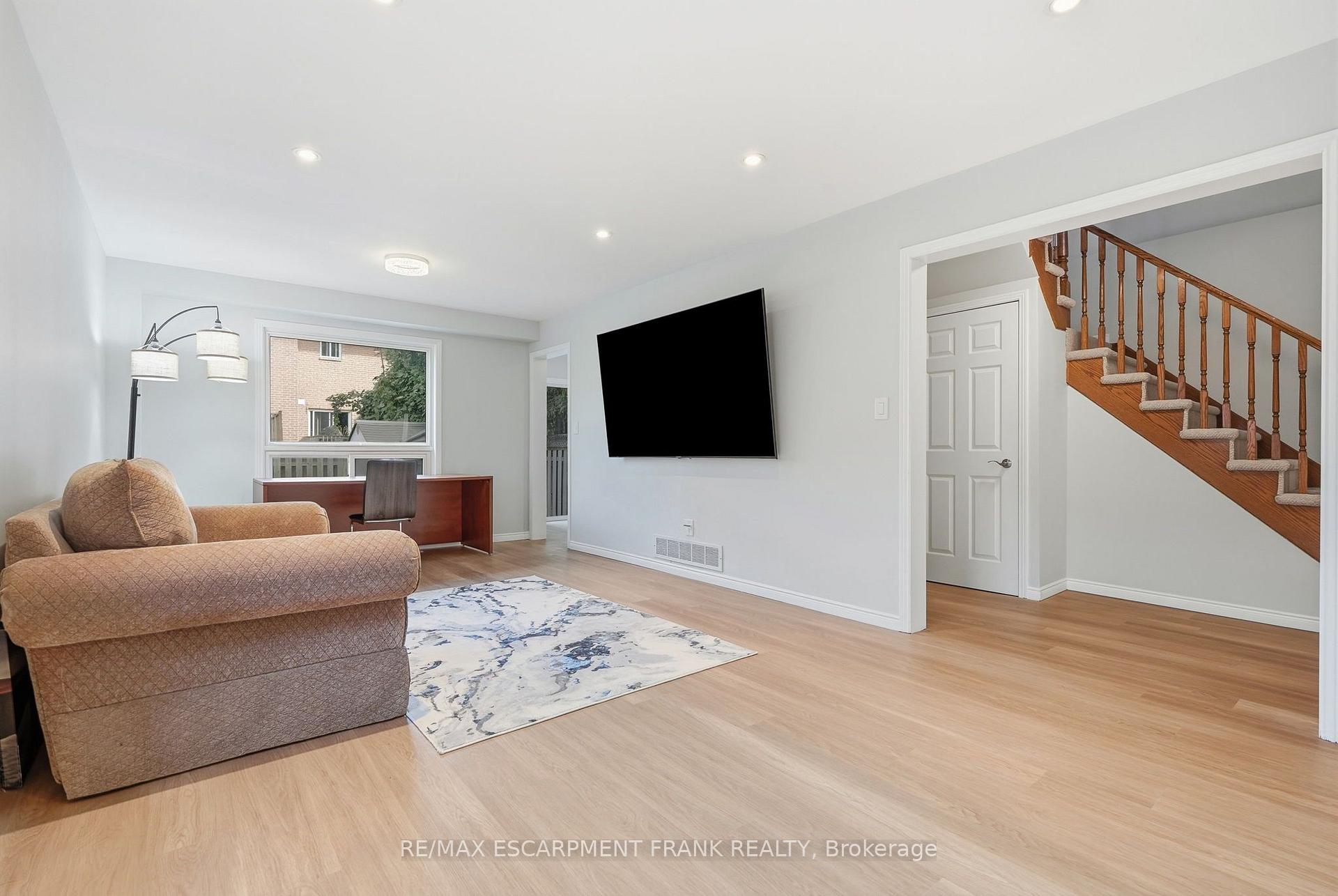 Photo 11 of 79 Lynnette Drive, Hamilton, Falkirk — HOMEH