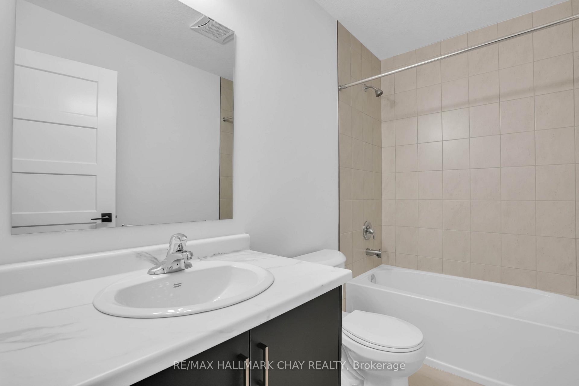 Photo 17 of 34 Strath Crescent, Springwater, Elmvale — HOMEH