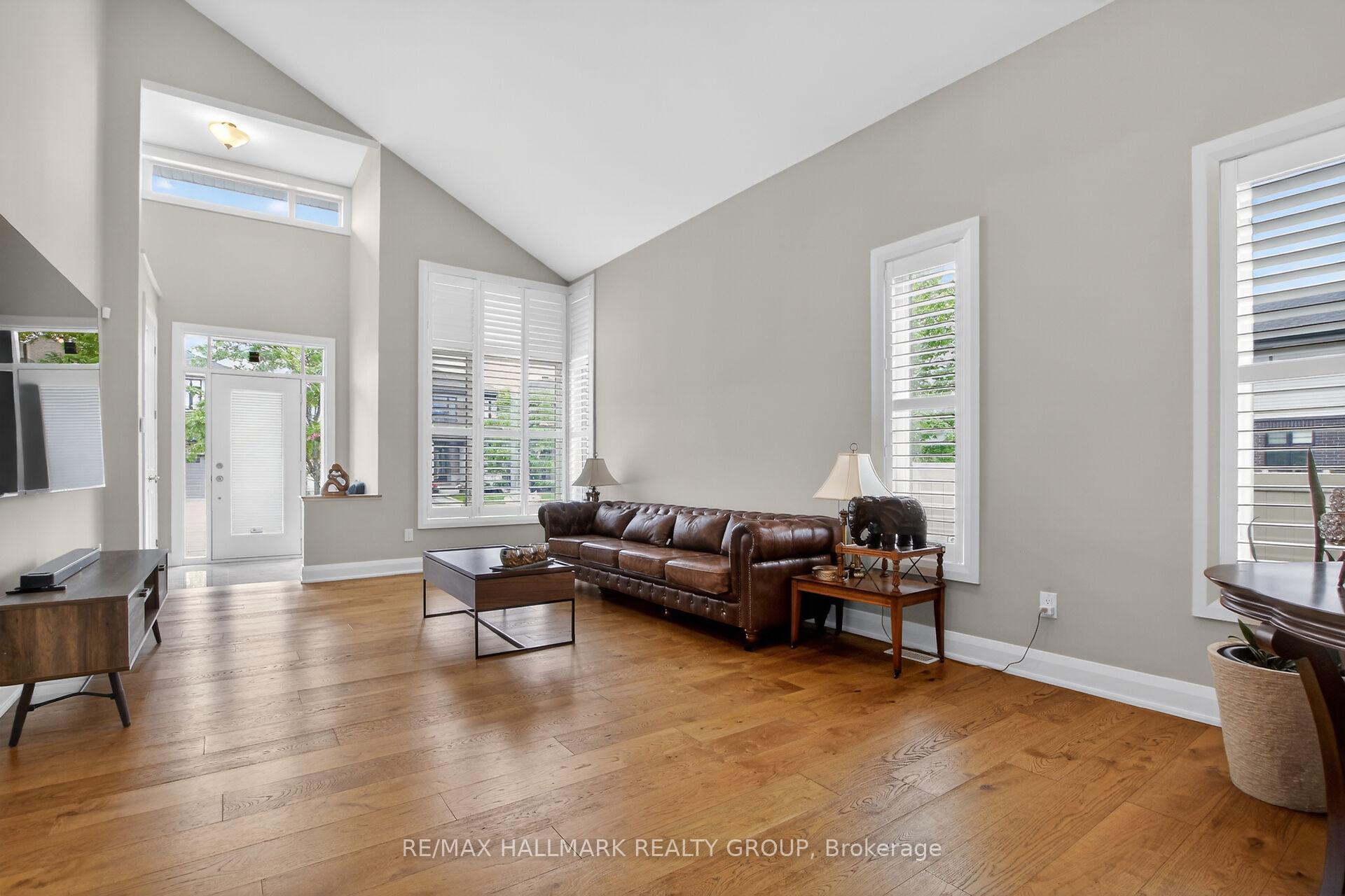 Photo 5 of 341 Serenade Crescent, Ottawa, Riverside South/Gloucester Glen — HOMEH