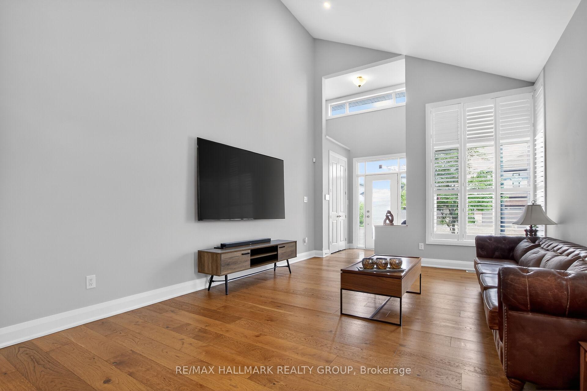 Photo 6 of 341 Serenade Crescent, Ottawa, Riverside South/Gloucester Glen — HOMEH