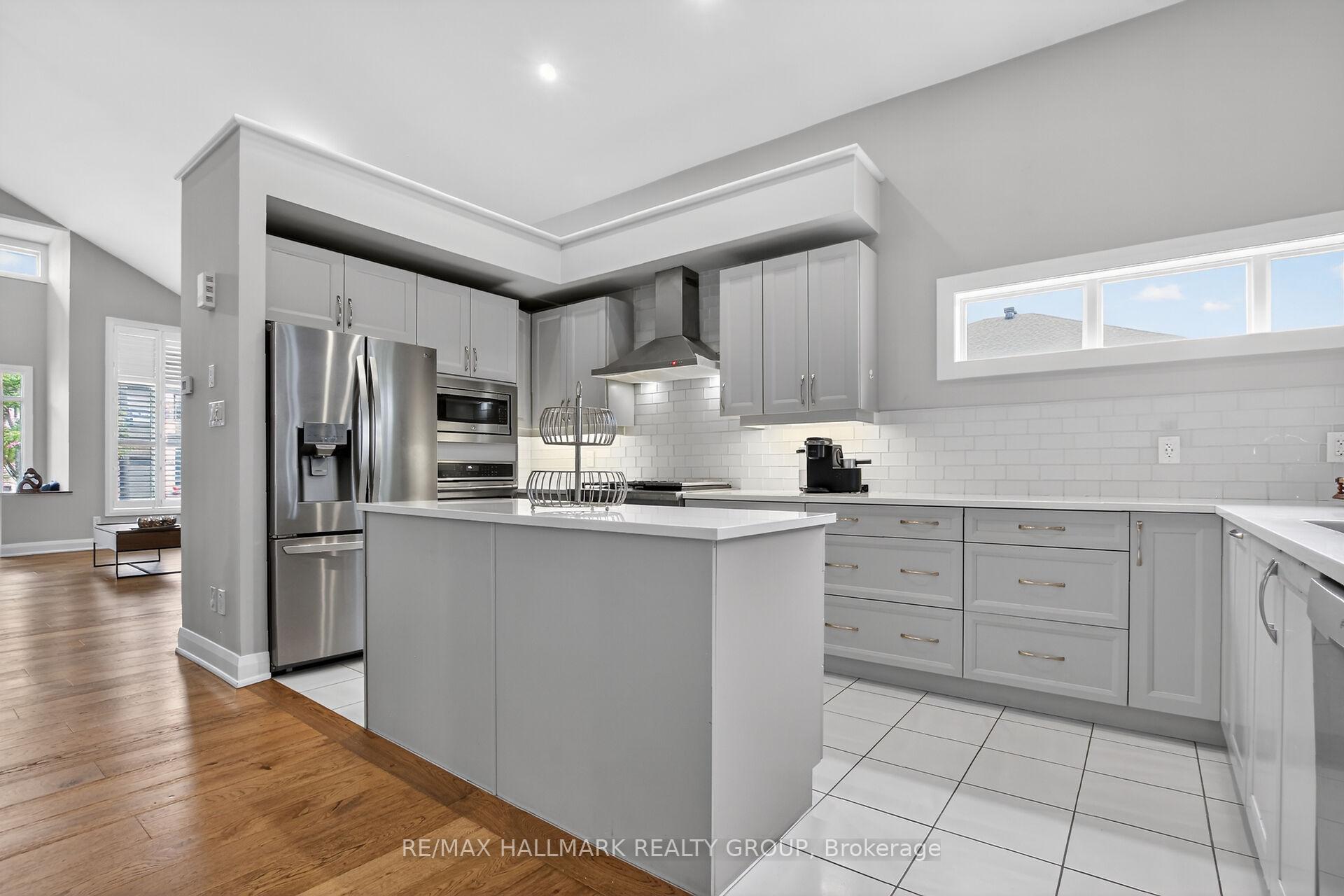 Photo 8 of 341 Serenade Crescent, Ottawa, Riverside South/Gloucester Glen — HOMEH
