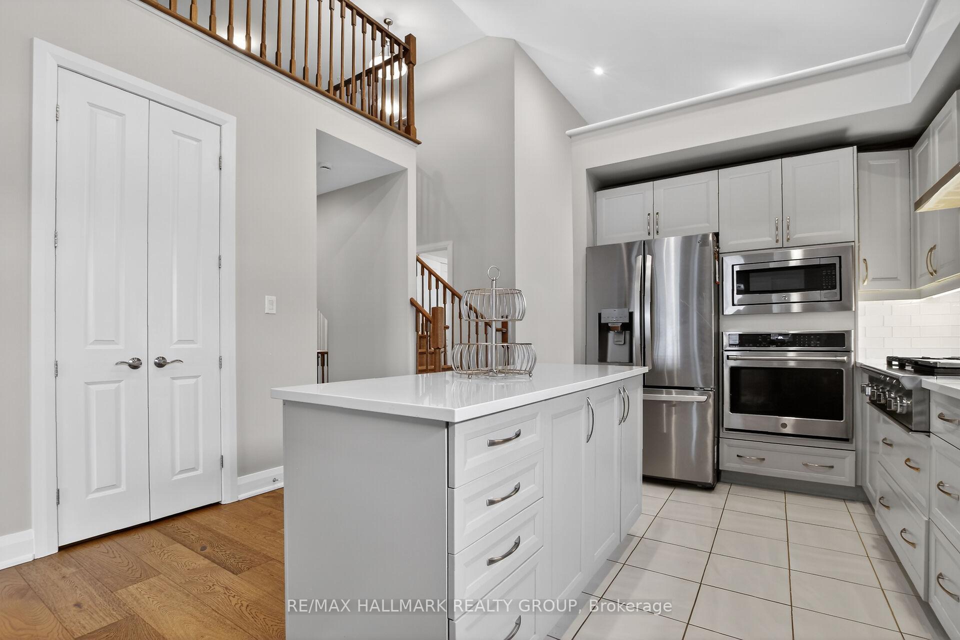 Photo 9 of 341 Serenade Crescent, Ottawa, Riverside South/Gloucester Glen — HOMEH